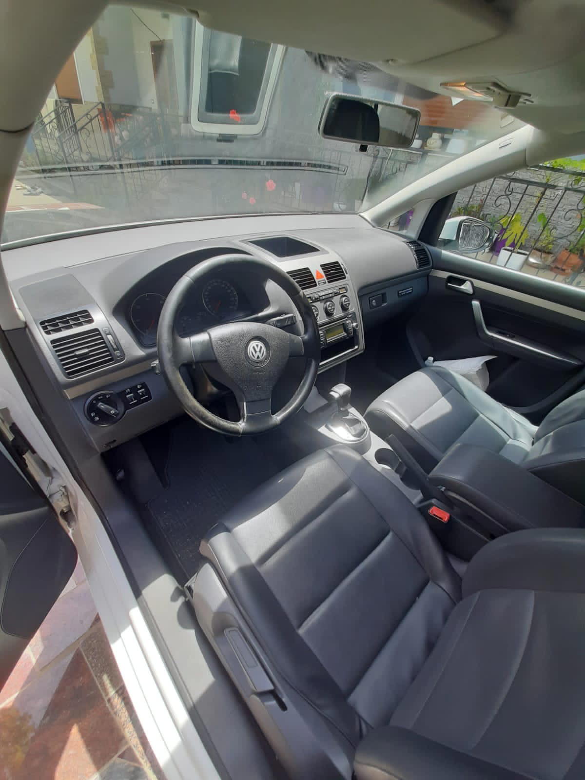 Volkswagen Touran - photo 4