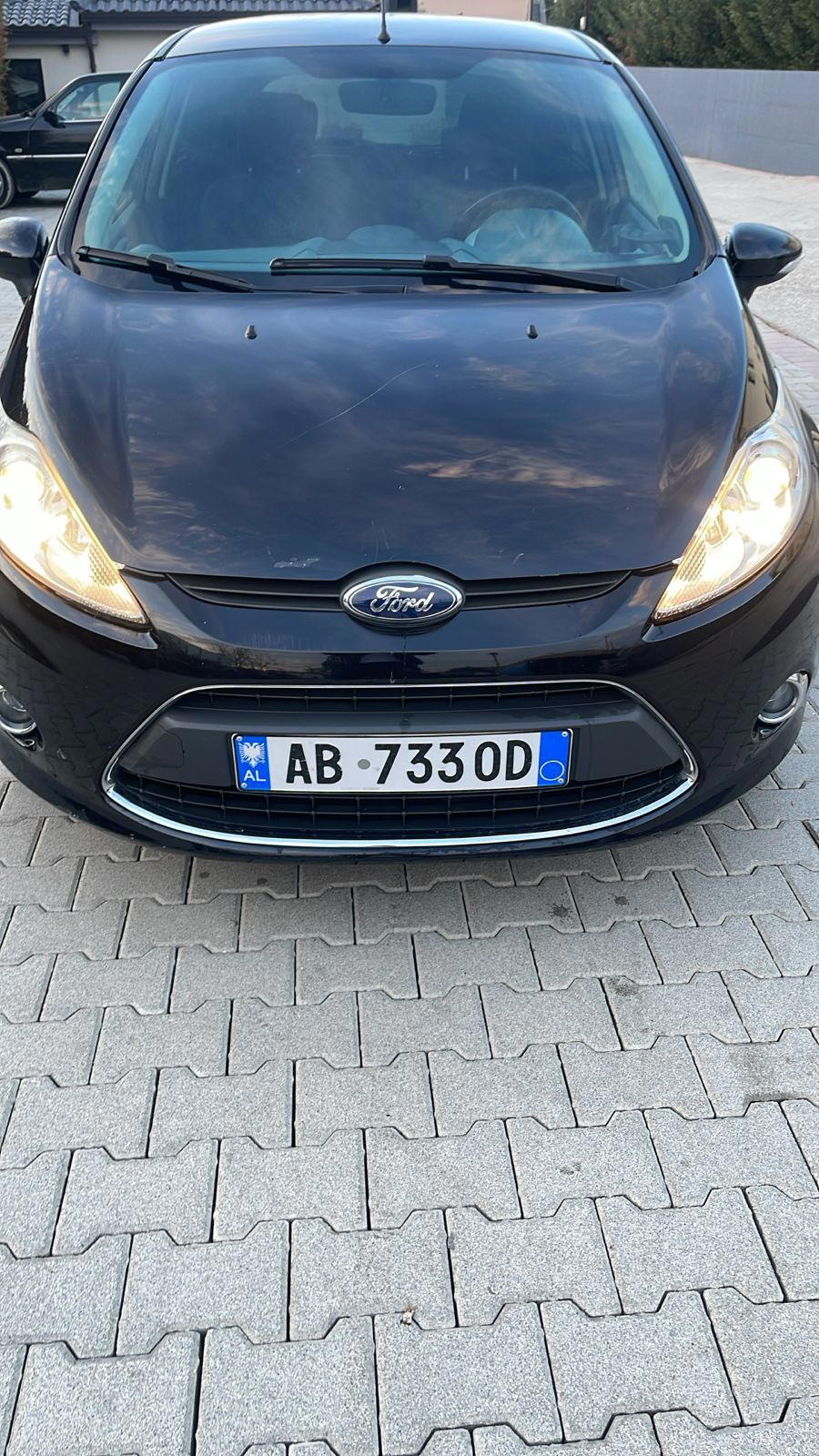 Ford Fiesta - side view