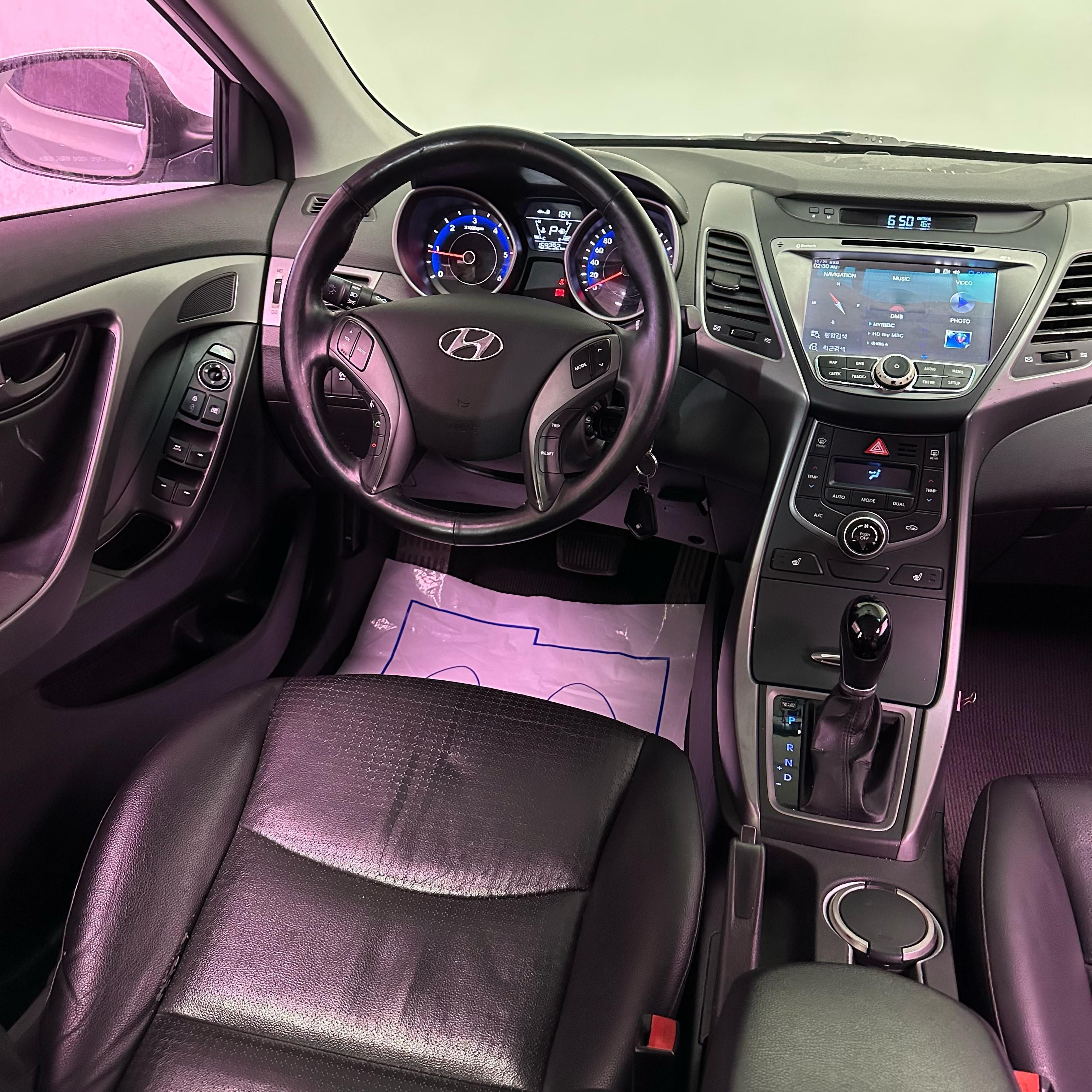 Hyundai Avante - photo 4