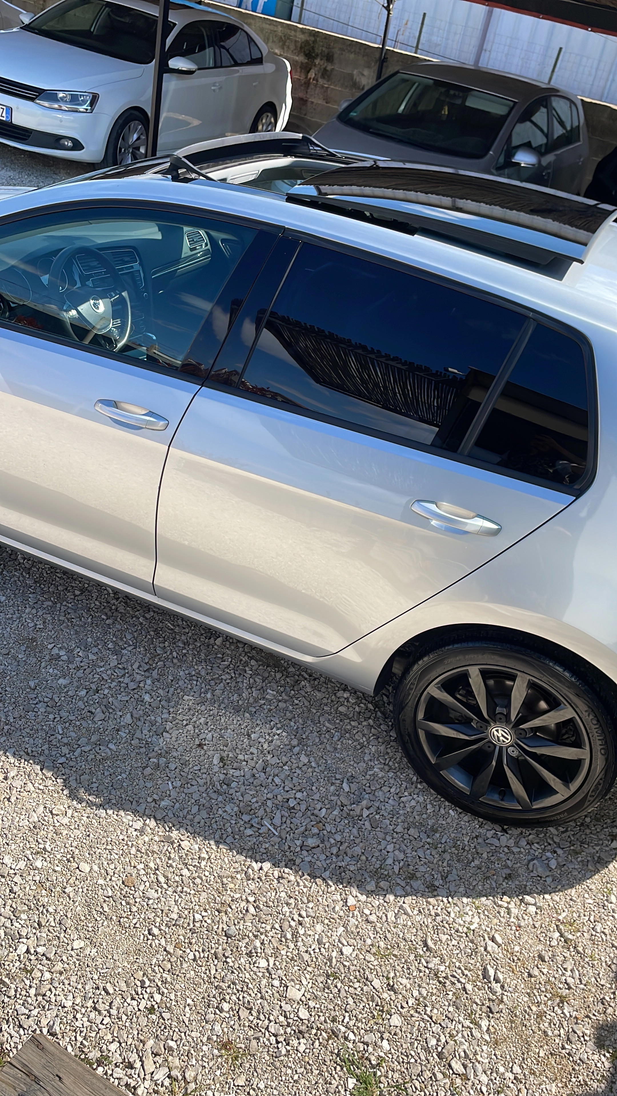 Volkswagen Golf - side view