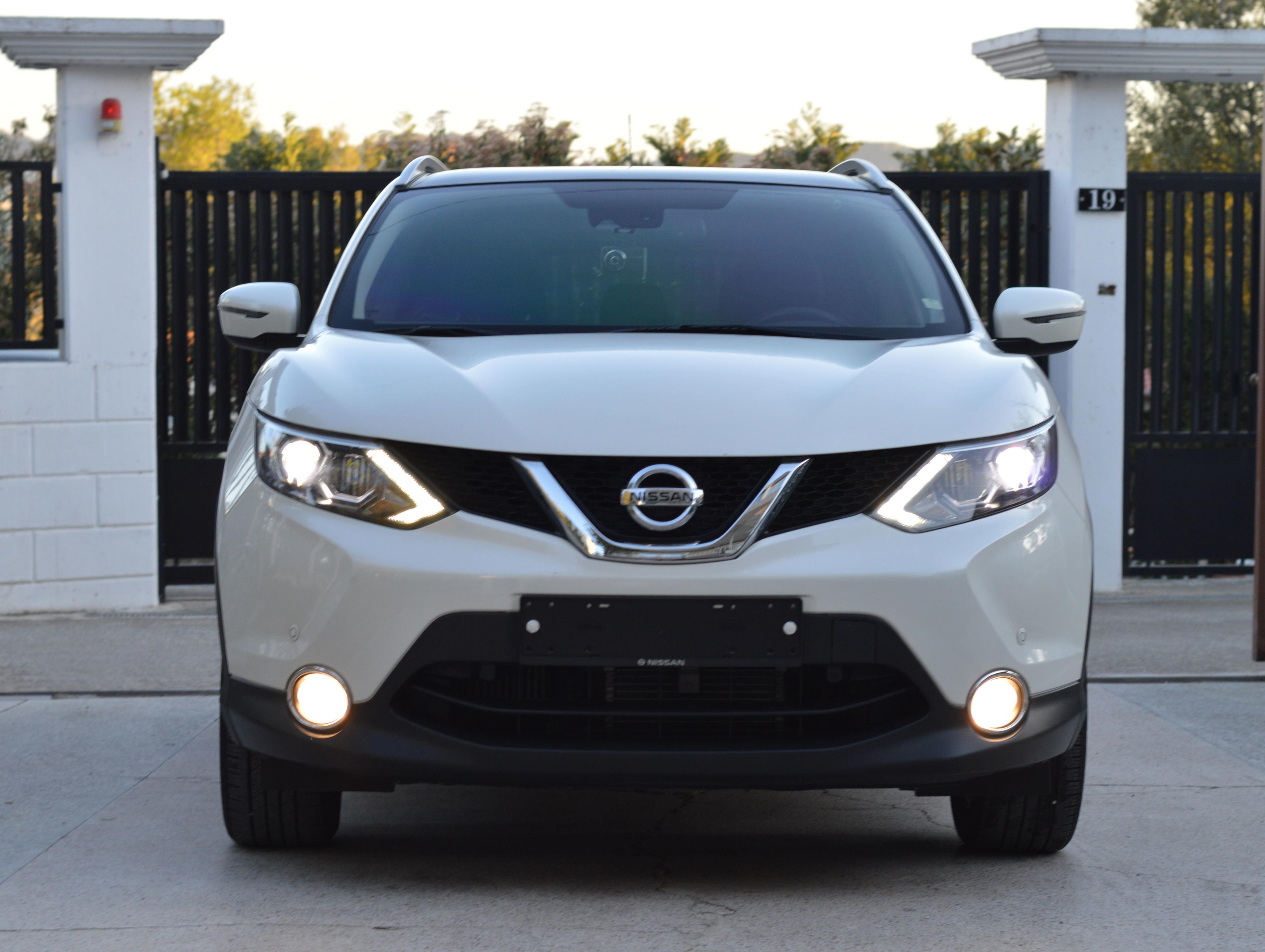 Nissan Qashqai - main photo