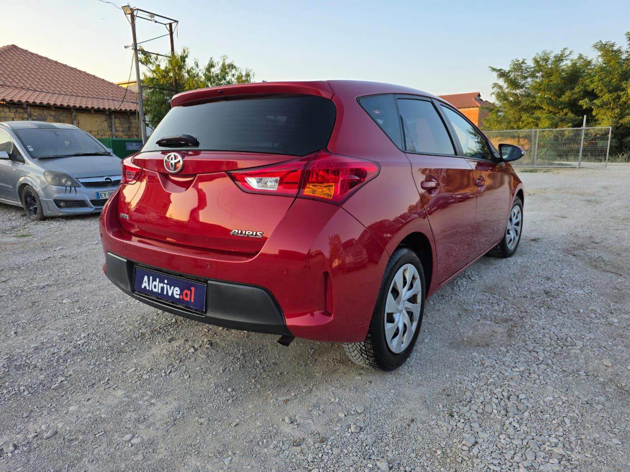 Toyota Auris - side view