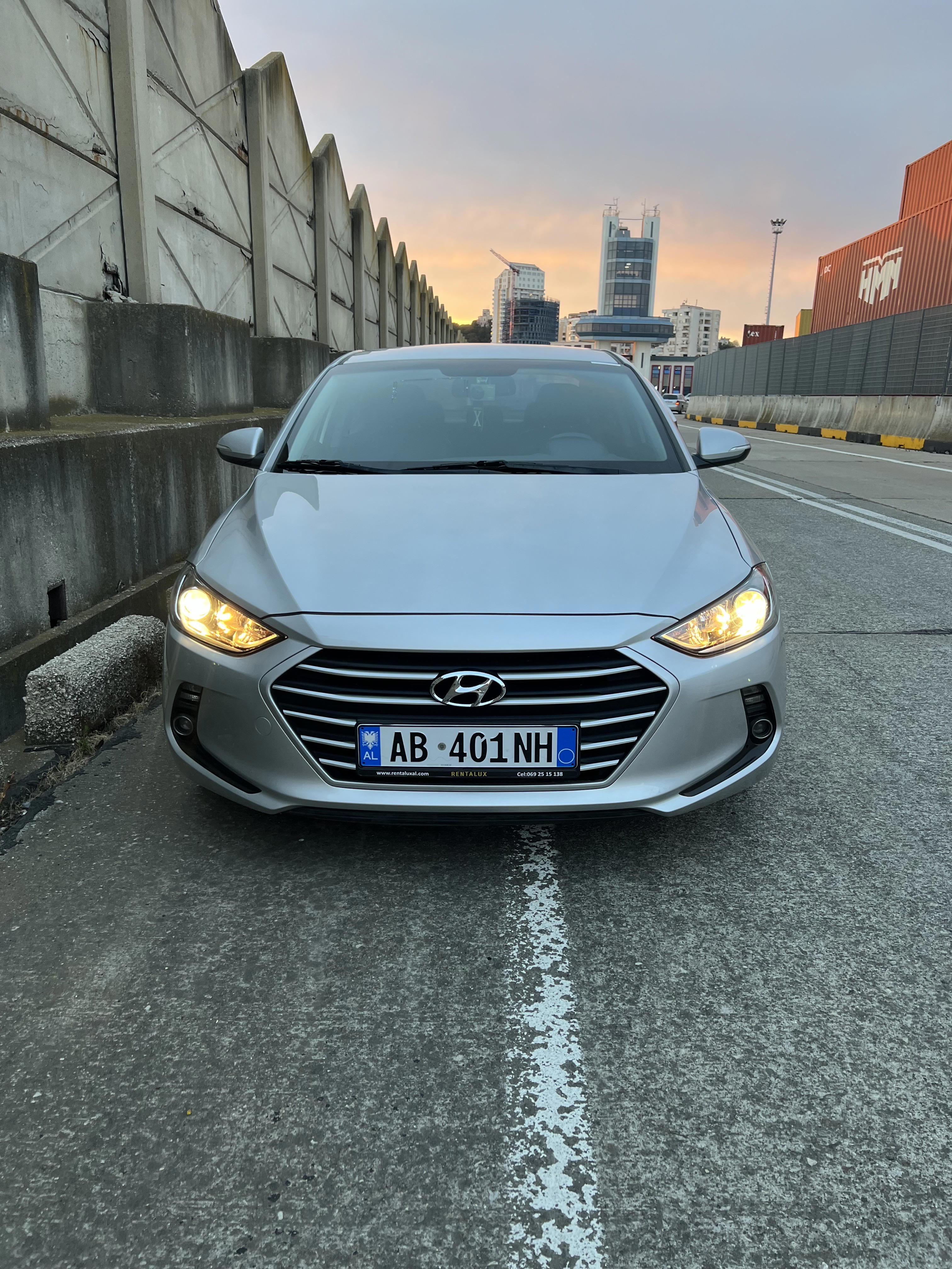 Hyundai Avante - side view
