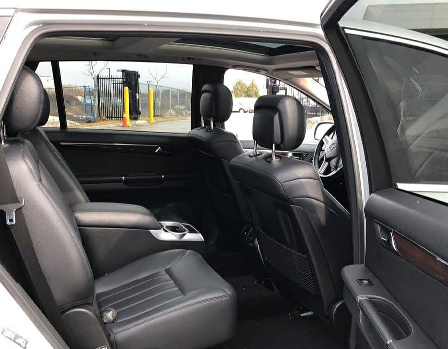 Mercedes-Benz R-Class - side view