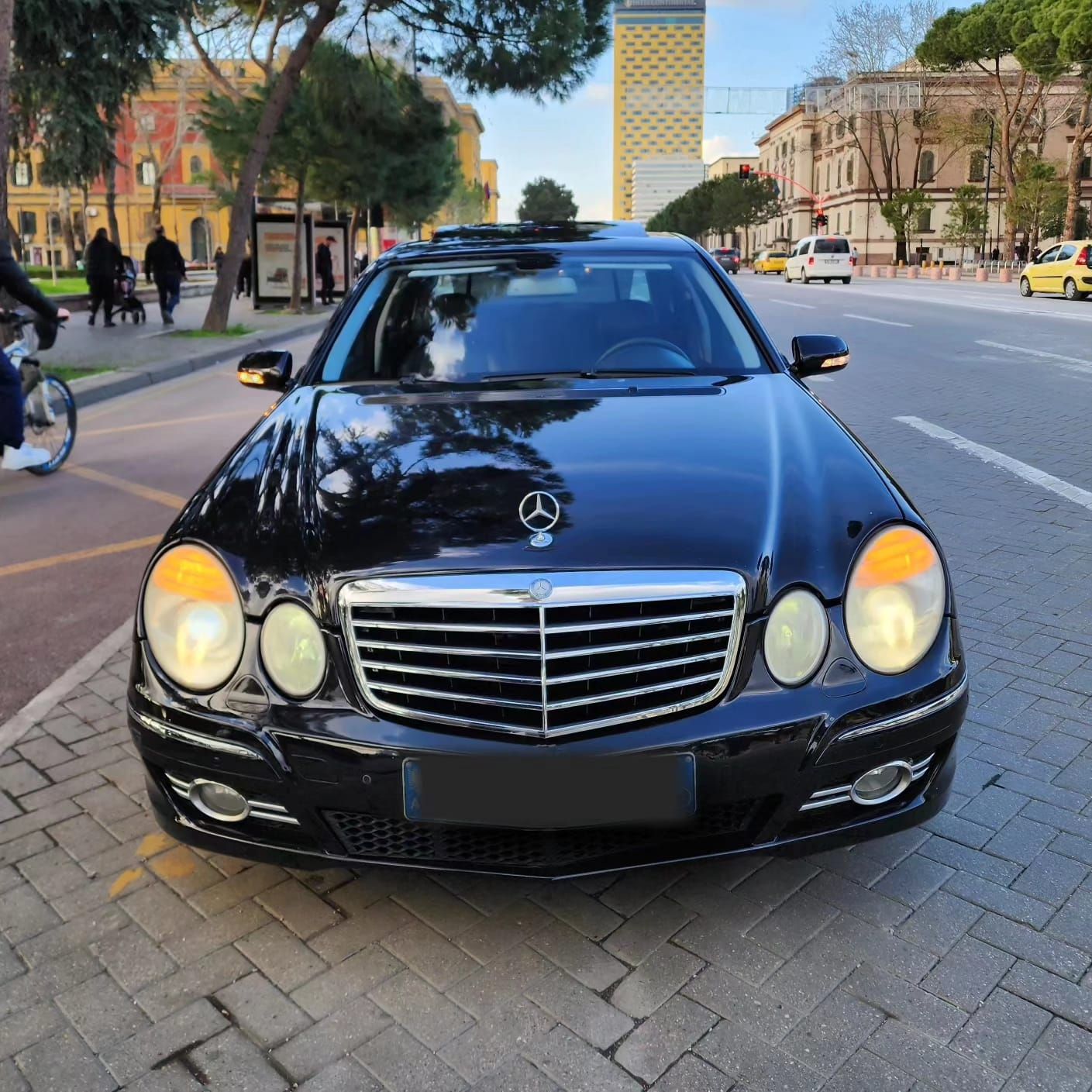 Mercedes-Benz E-Class - main photo