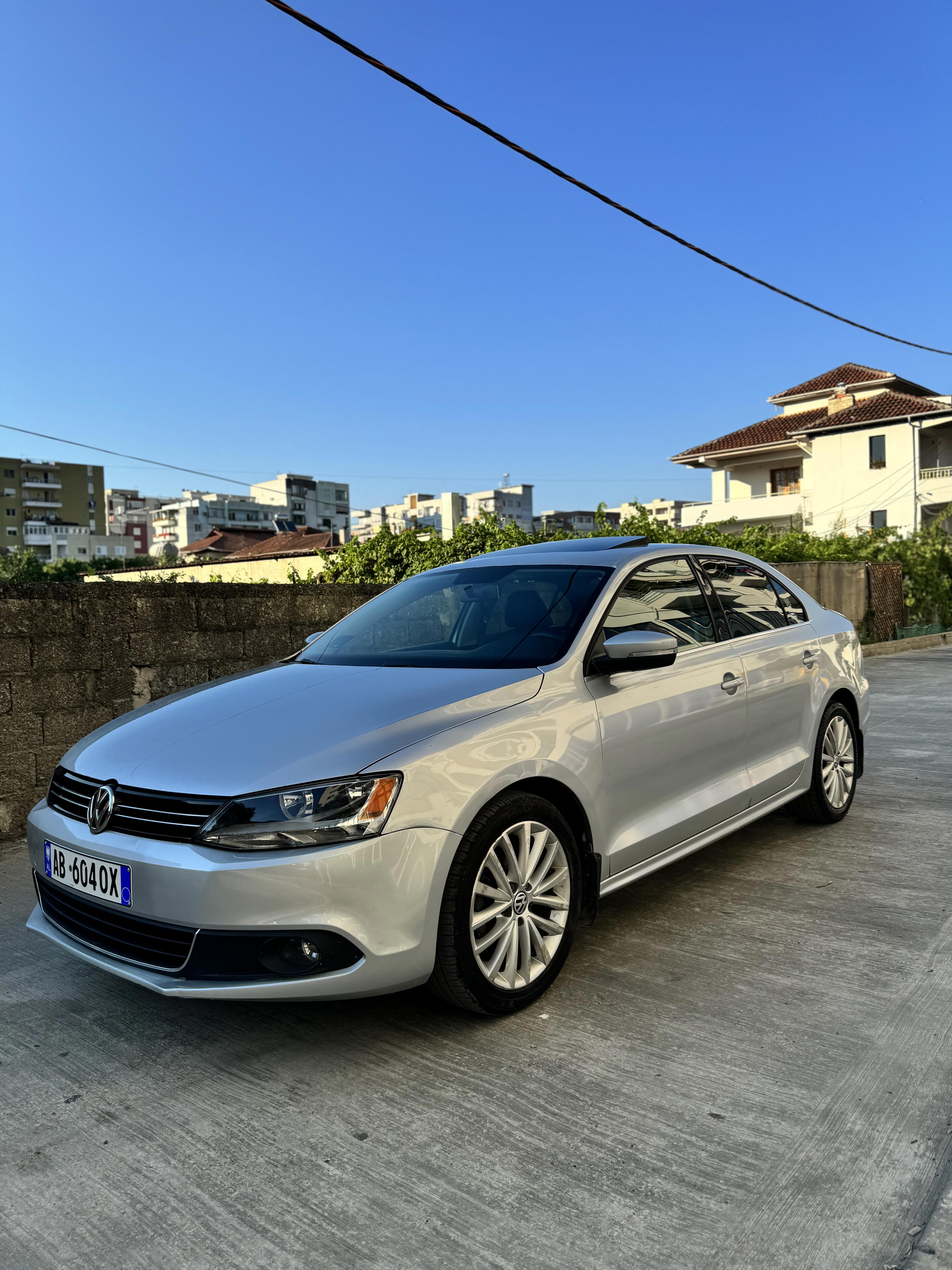 Volkswagen Jetta - side view