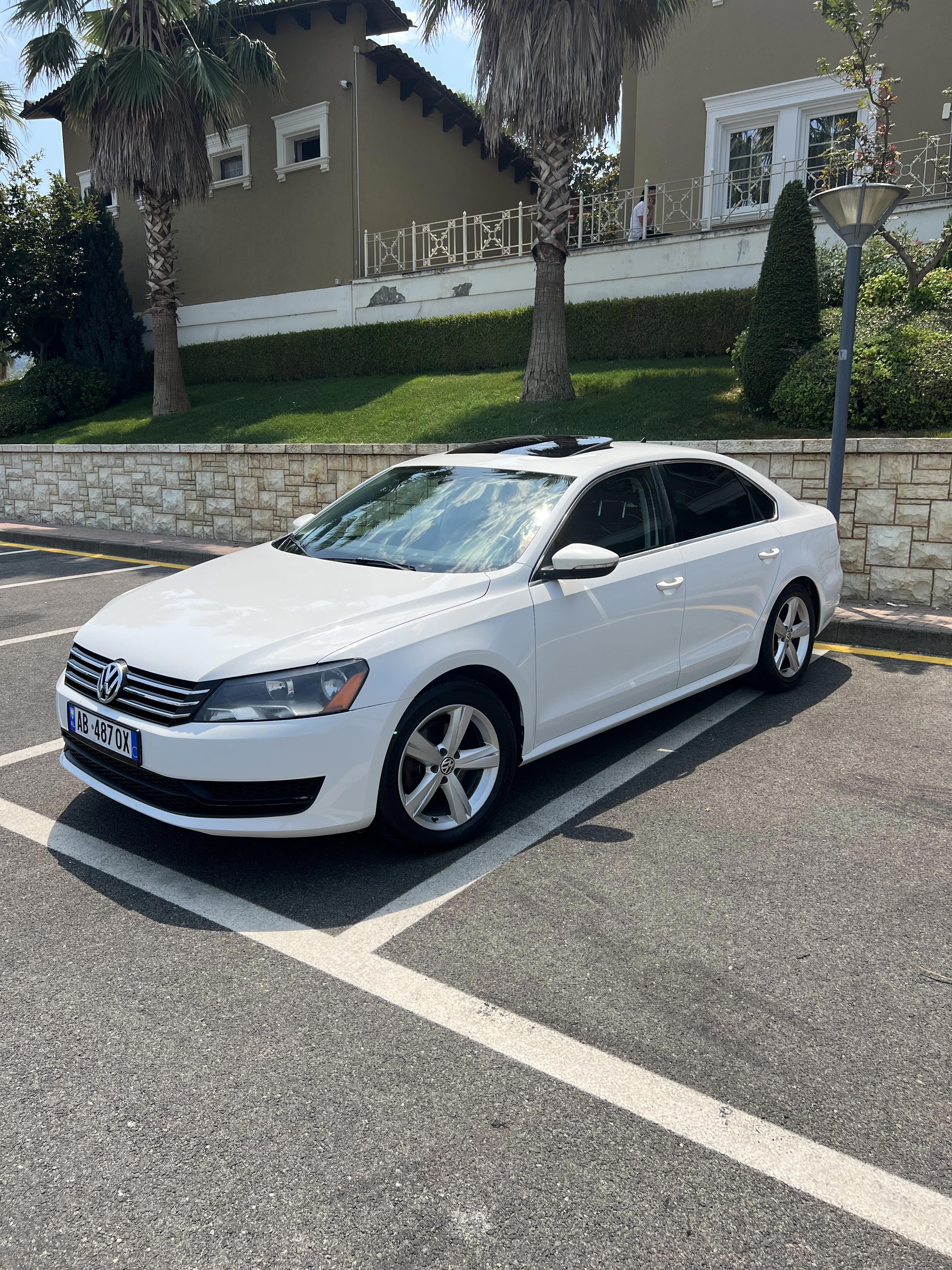 Volkswagen Passat - side view