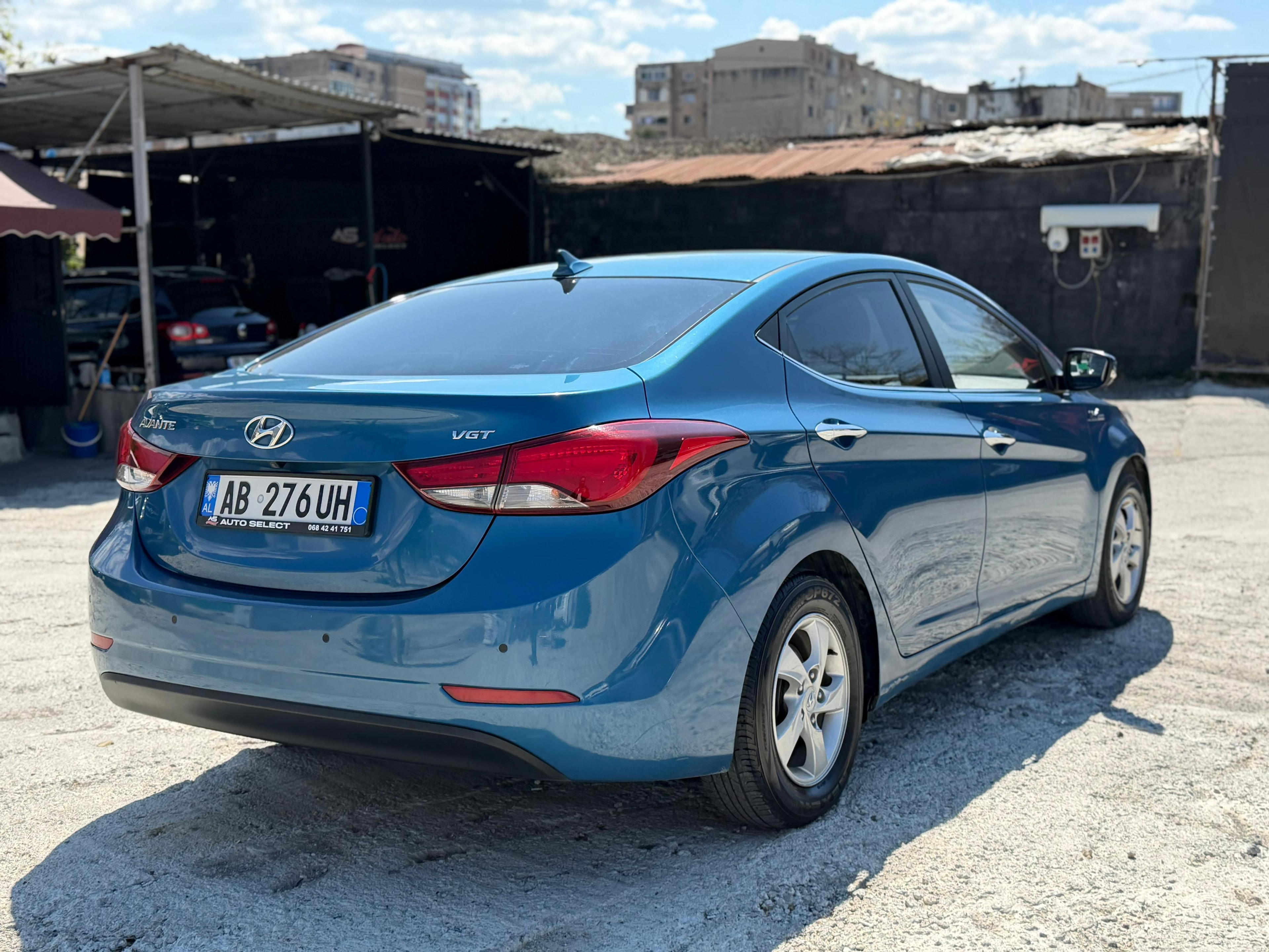 Hyundai Avante - photo 4