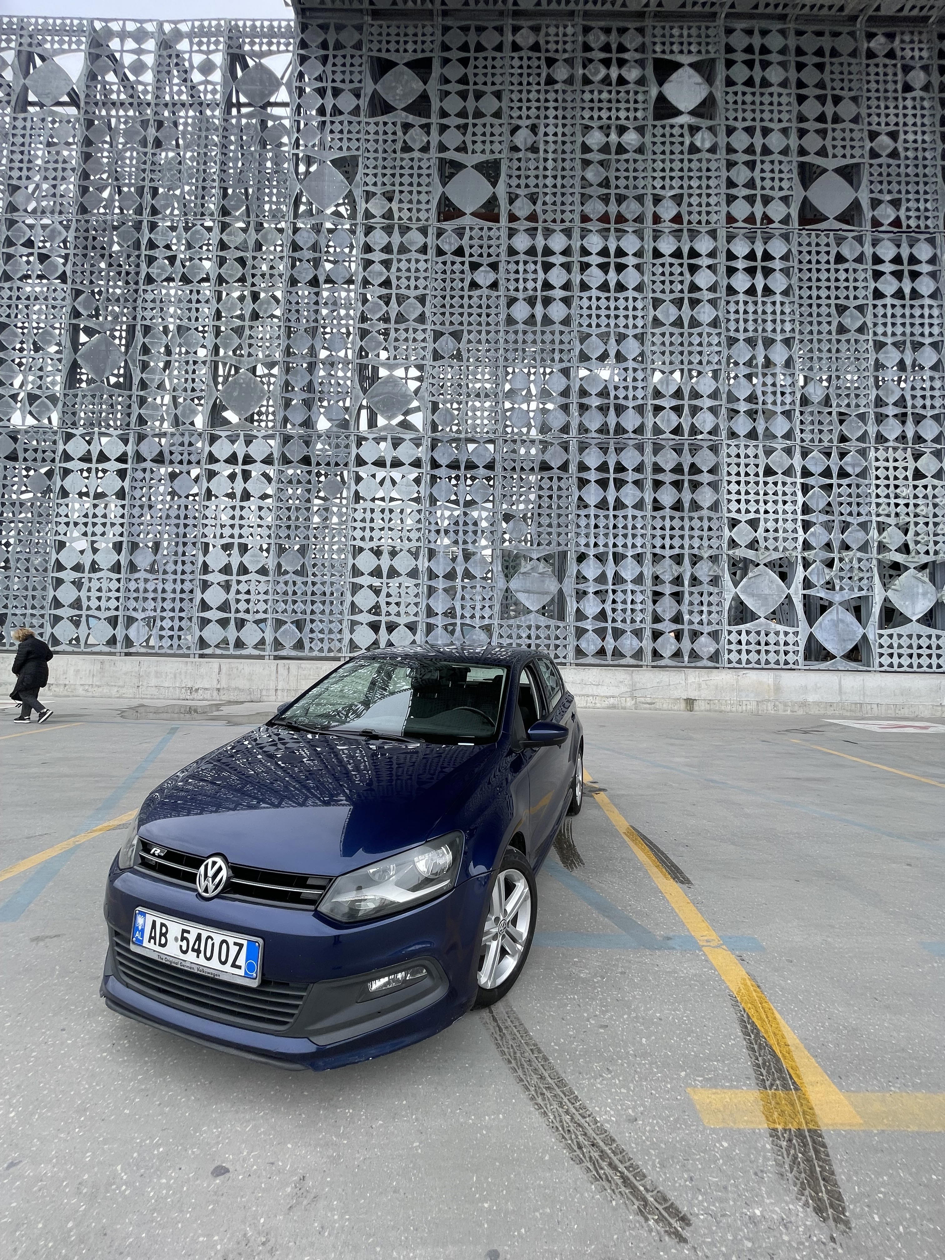 Volkswagen Polo - side view