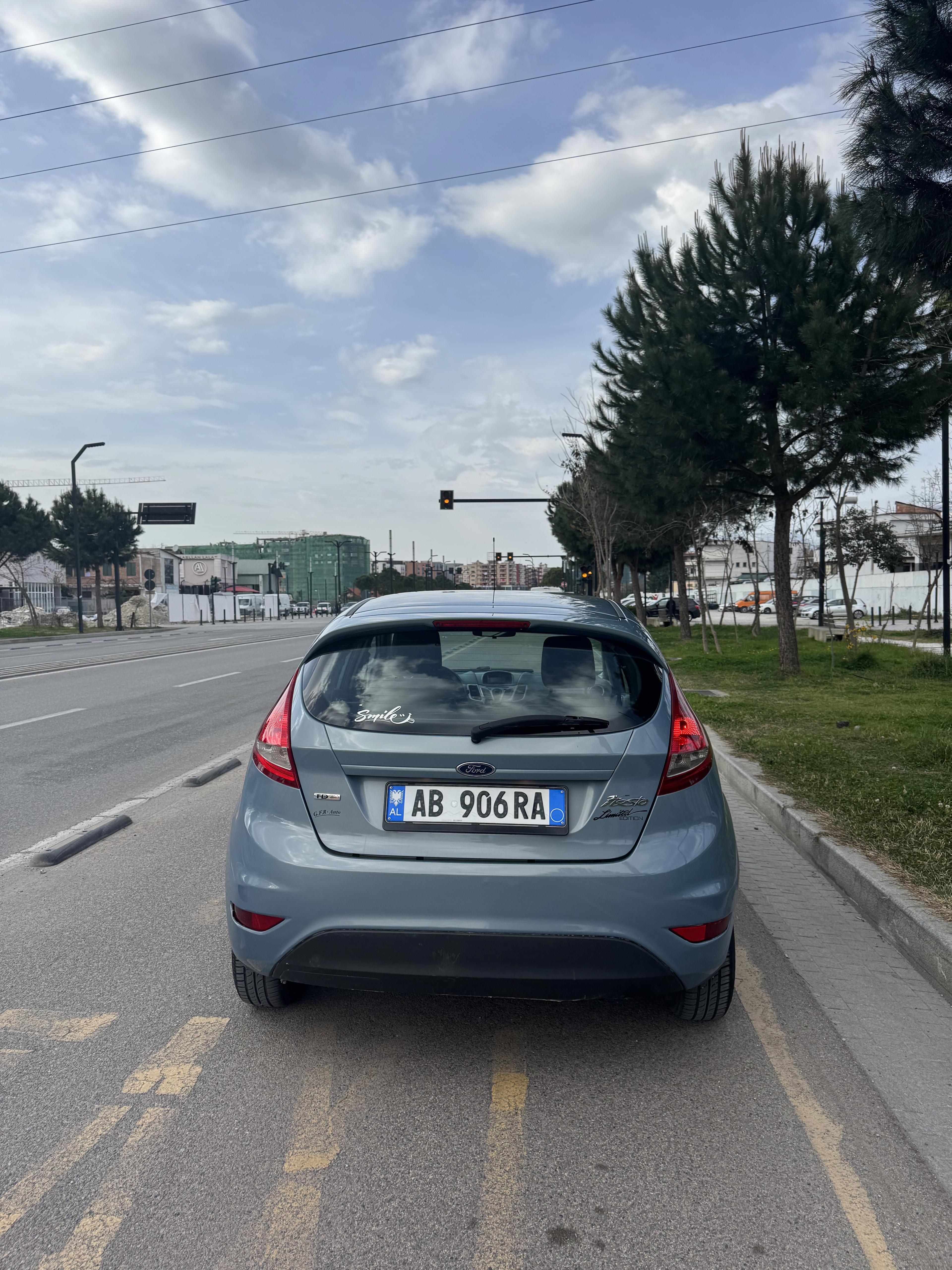 Ford Fiesta - photo 3