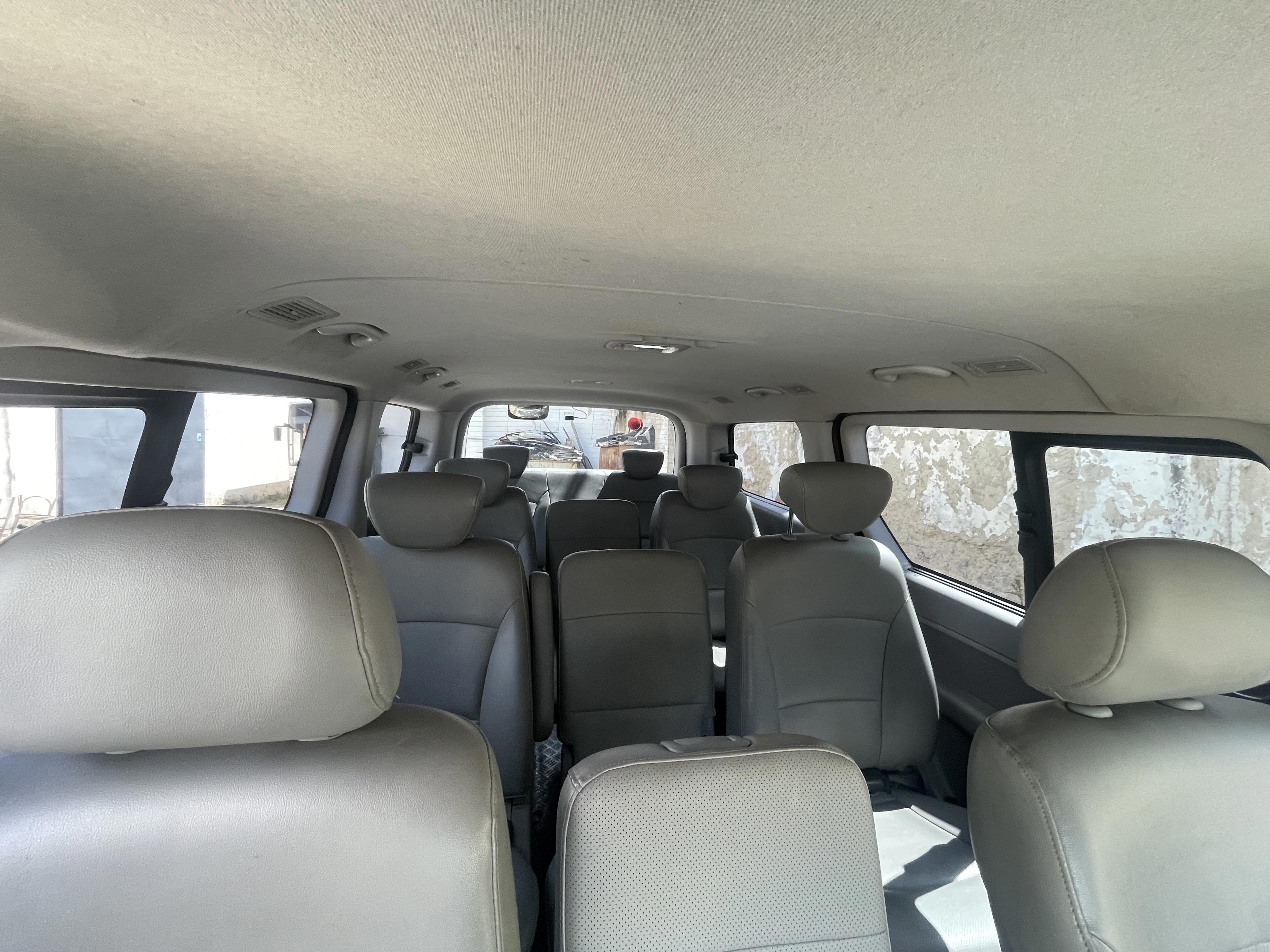 Hyundai Entourage - photo 4