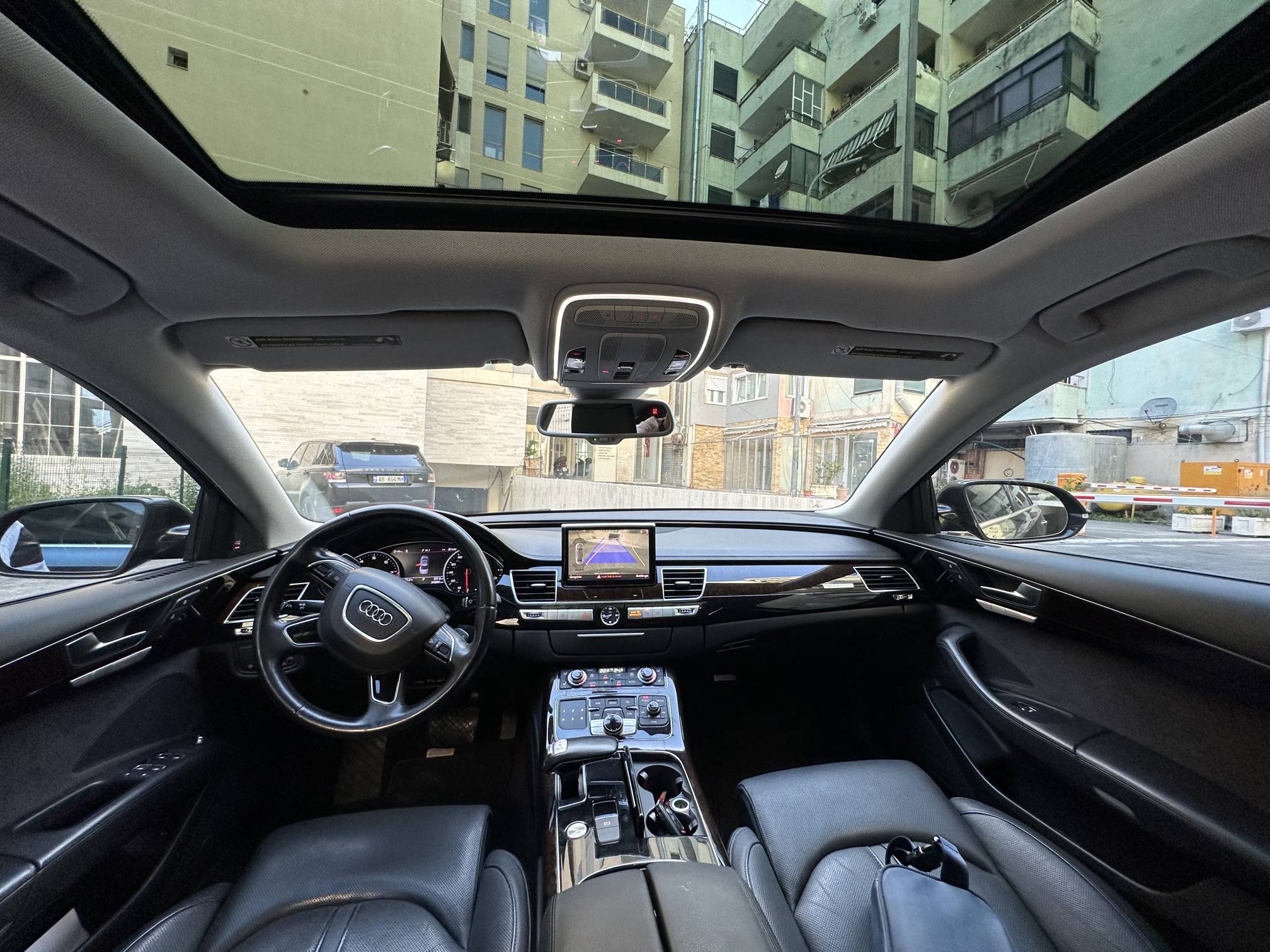 Audi A8 - photo 3
