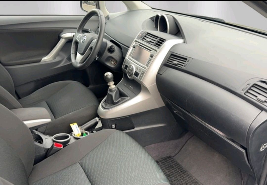 Toyota Corolla - photo 3