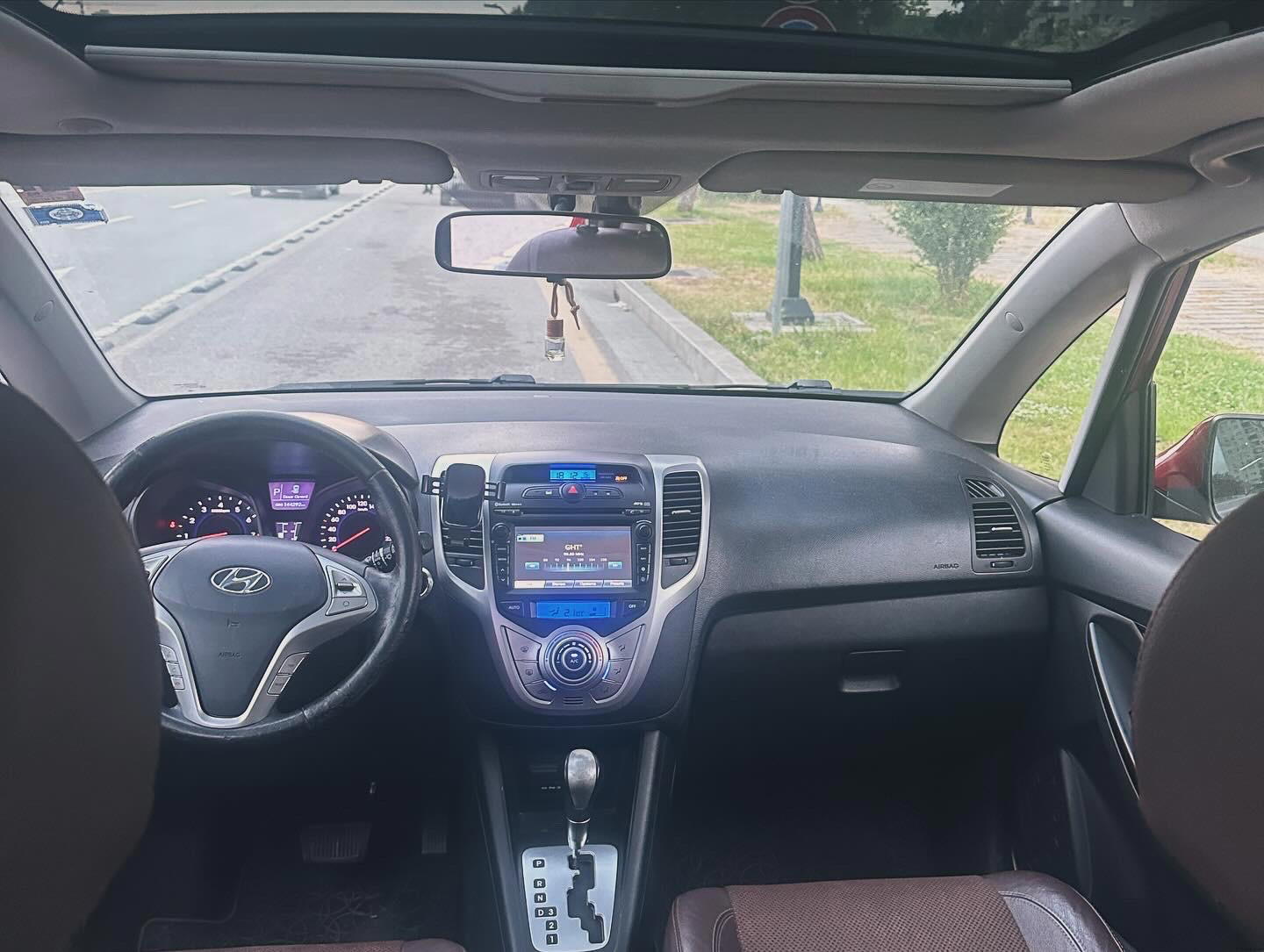 Hyundai Accent - photo 4