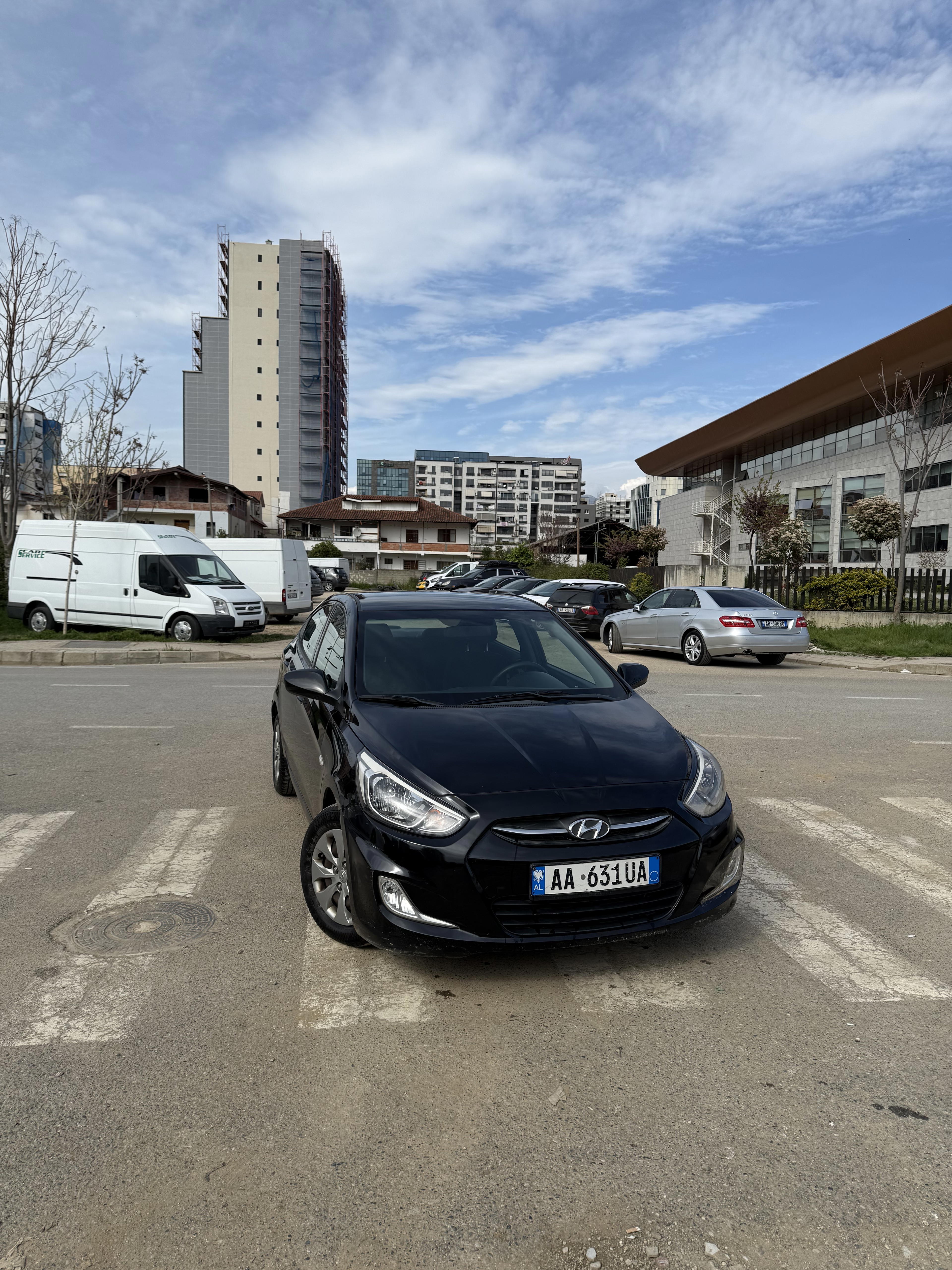 Hyundai Accent - main photo