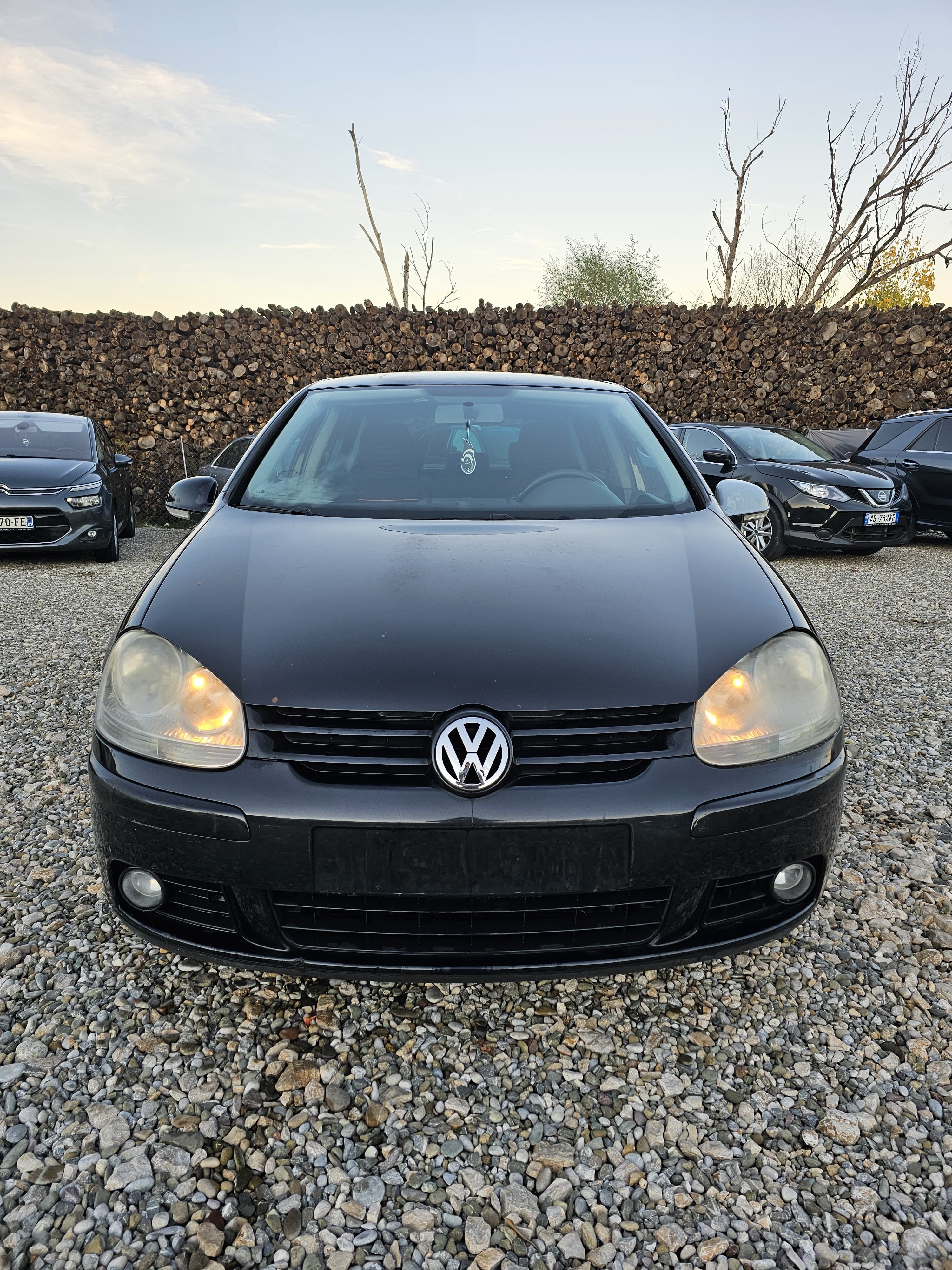Volkswagen Golf - main photo