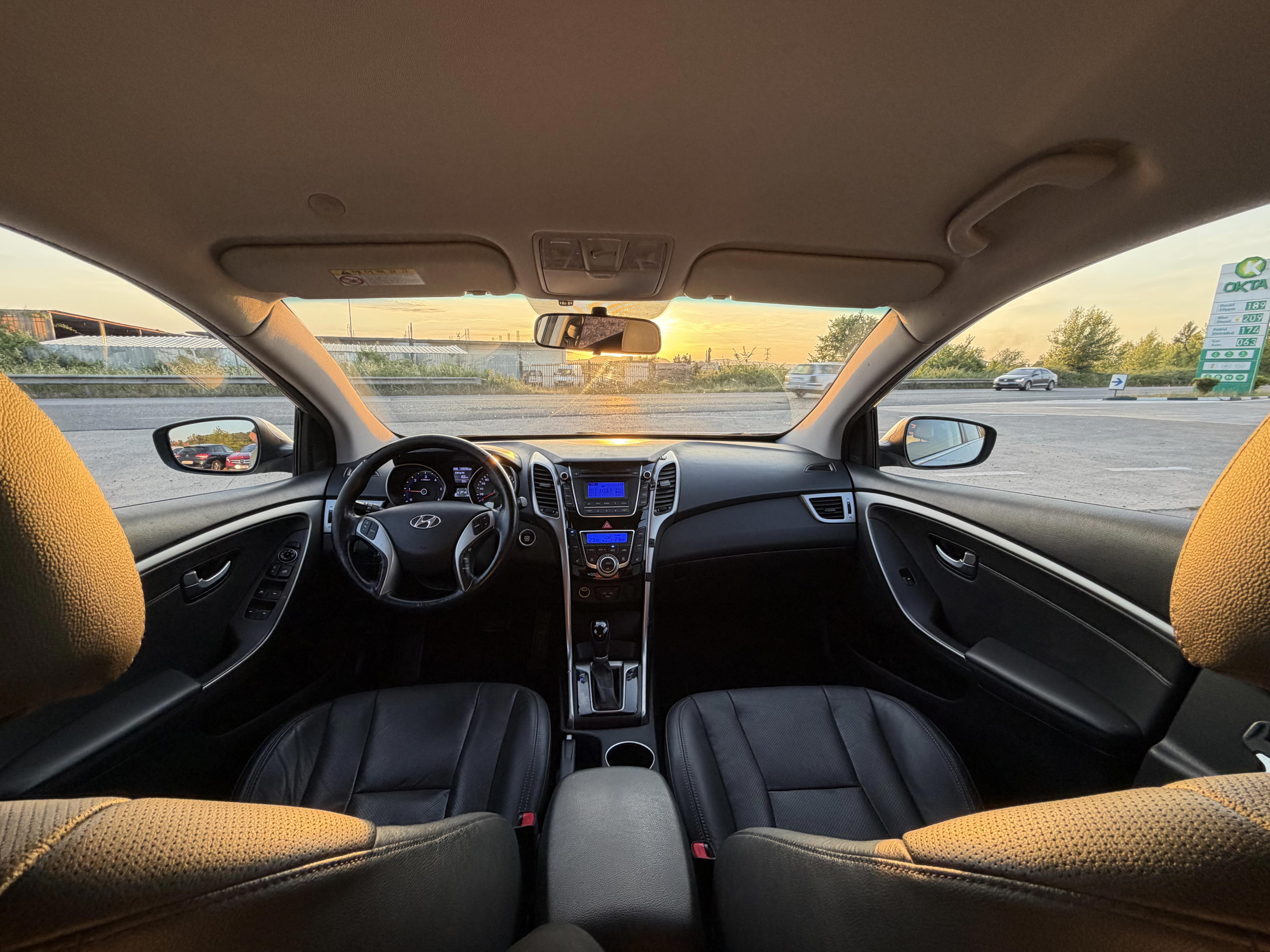 Hyundai I30 - side view