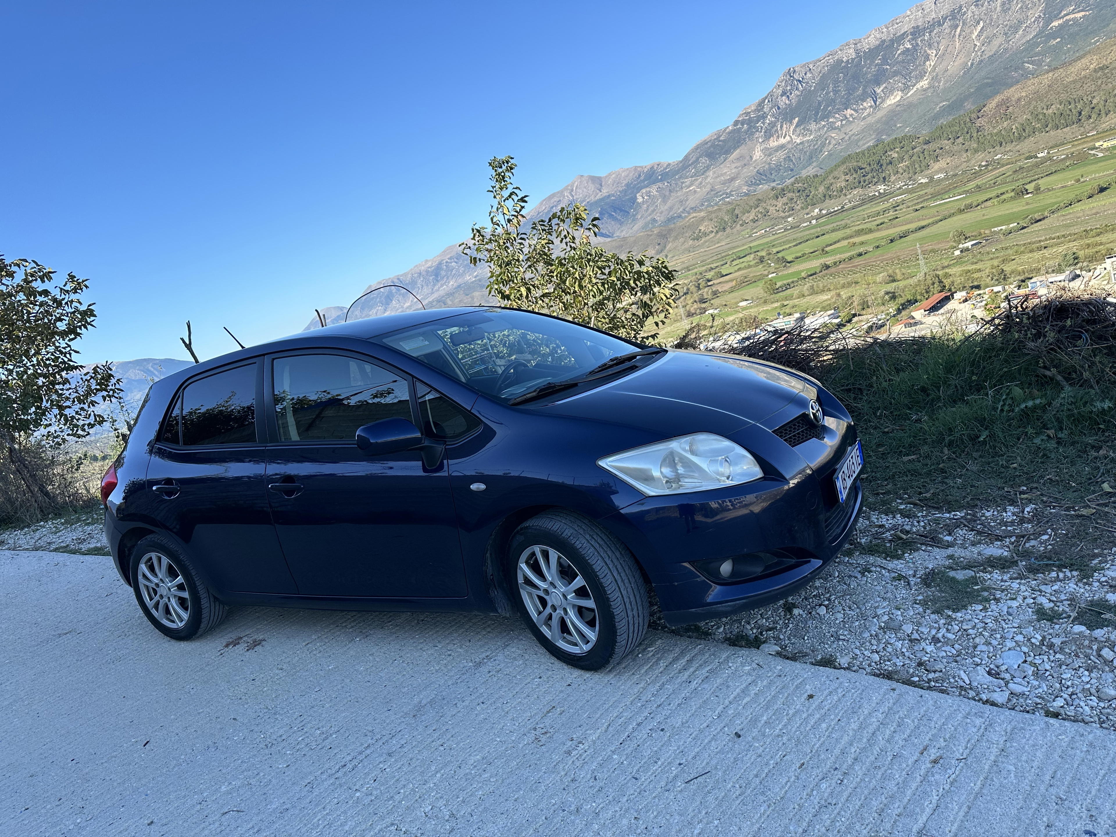 Toyota Auris - main photo