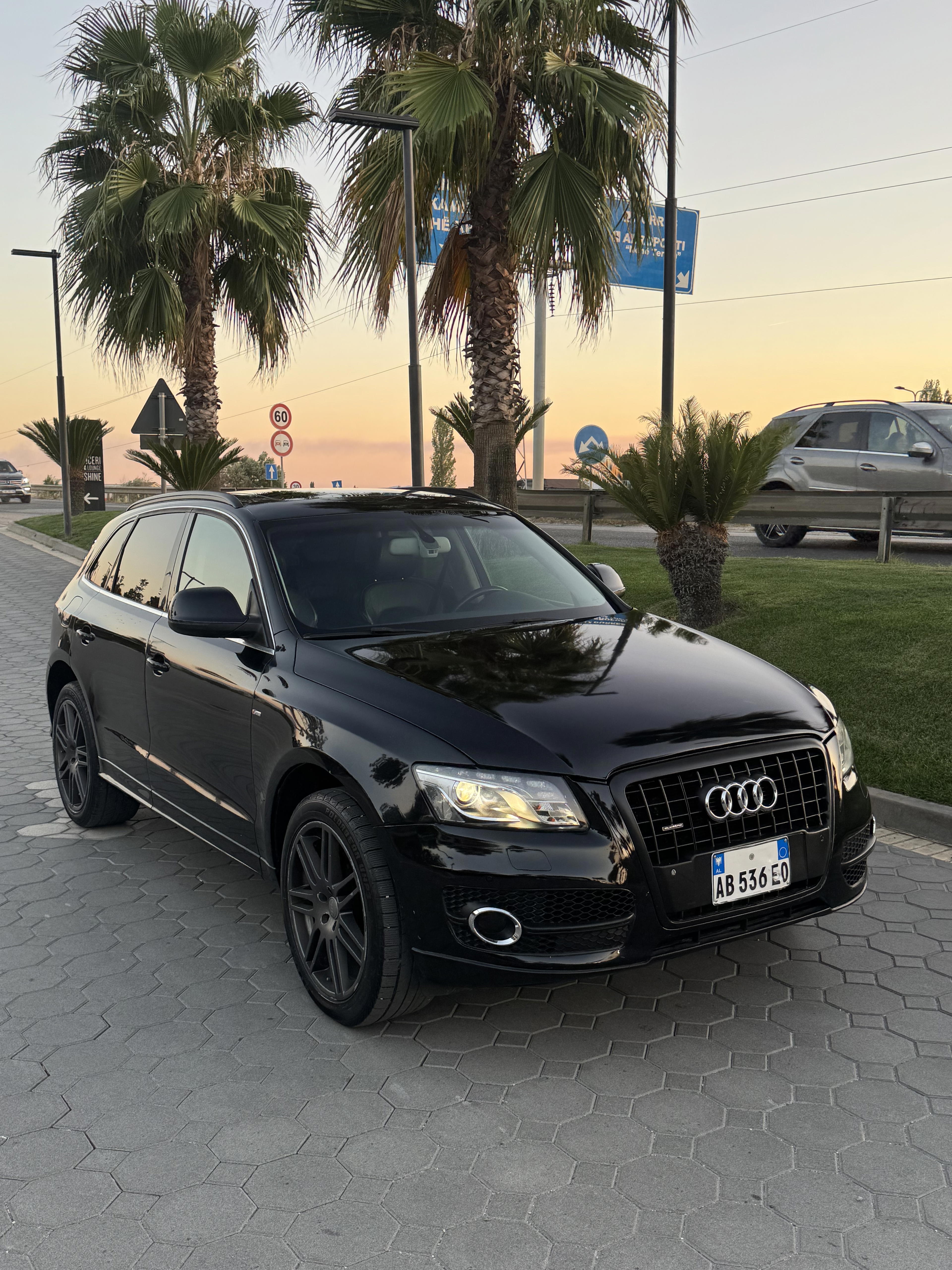 Audi Q5 - main photo