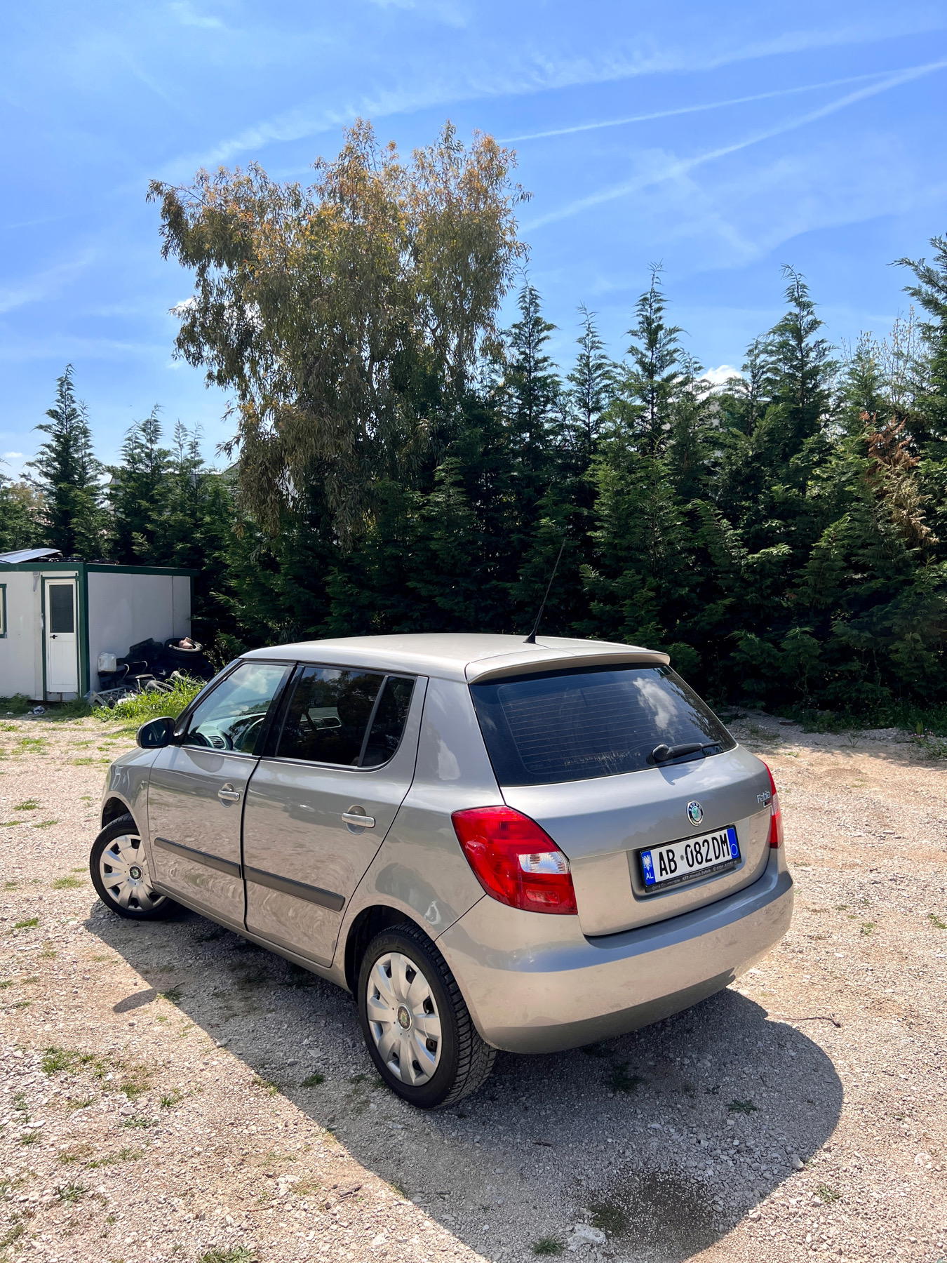 Skoda Fabia - side view