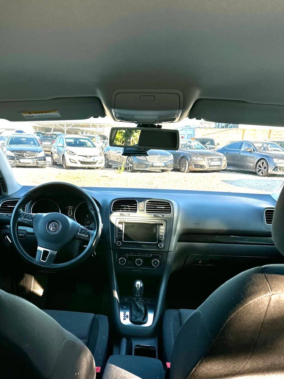 Volkswagen Golf - main photo