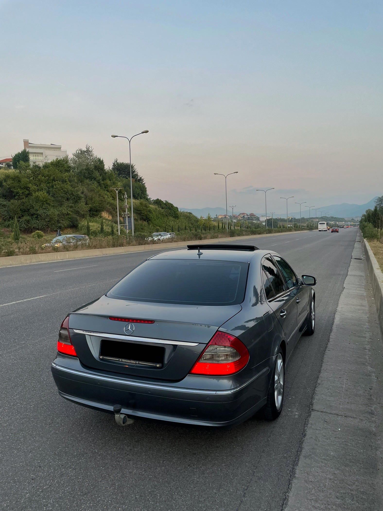 Mercedes-Benz E-Class - photo 3