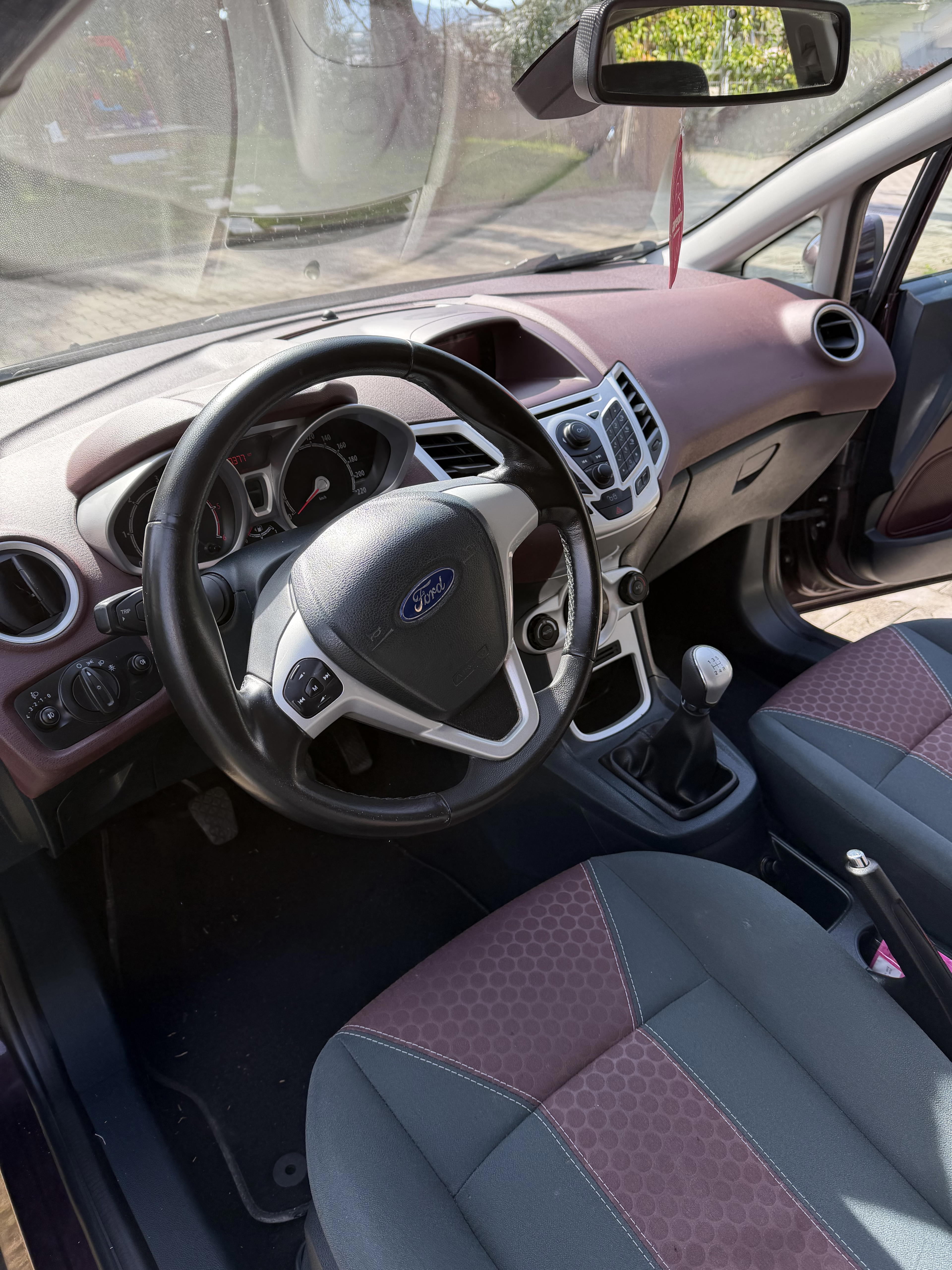 Ford Fiesta - photo 3