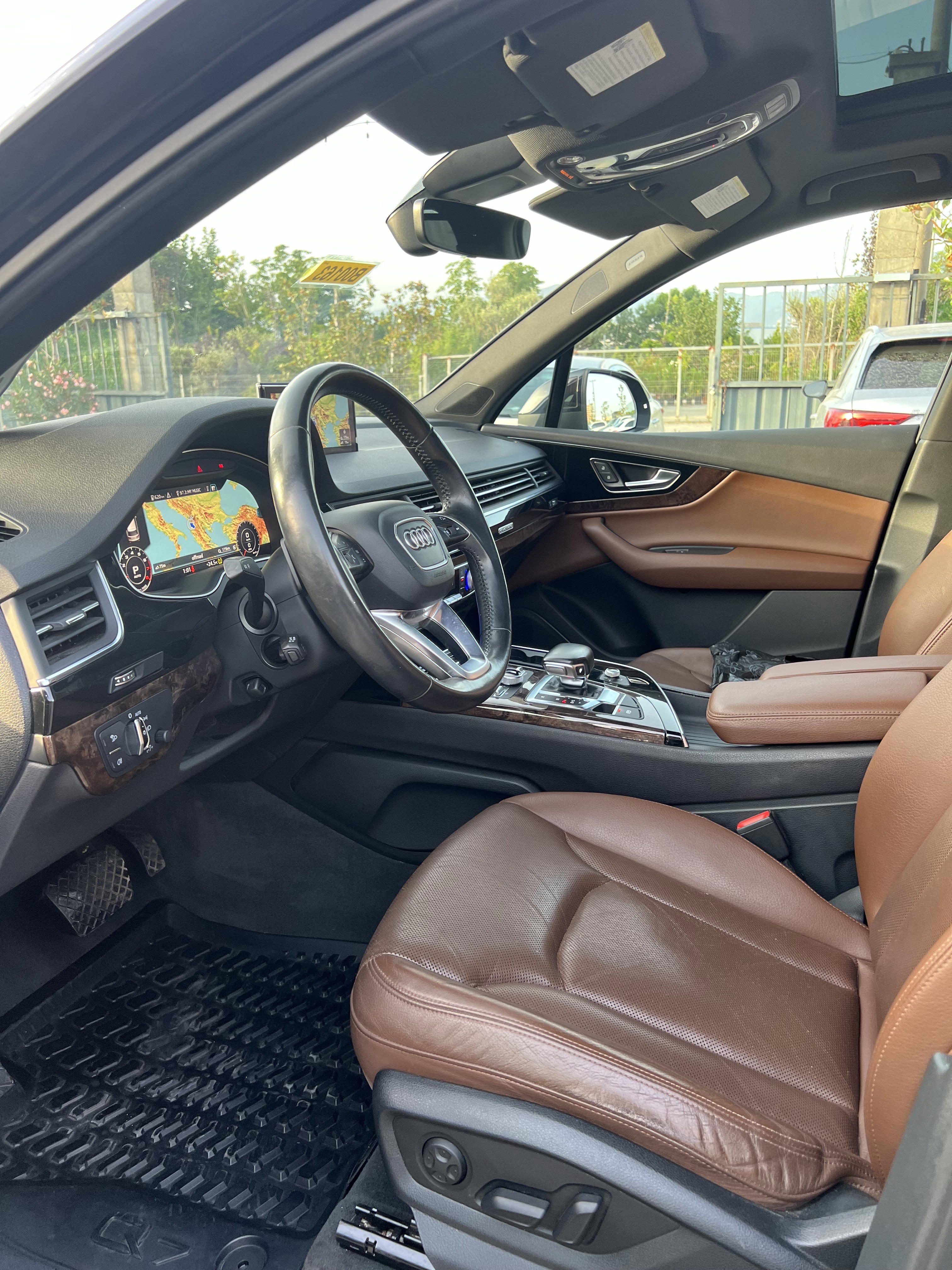 Audi Q7 - photo 4