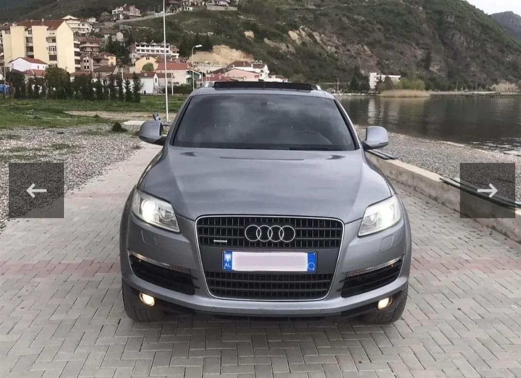 Audi Q7 - main photo