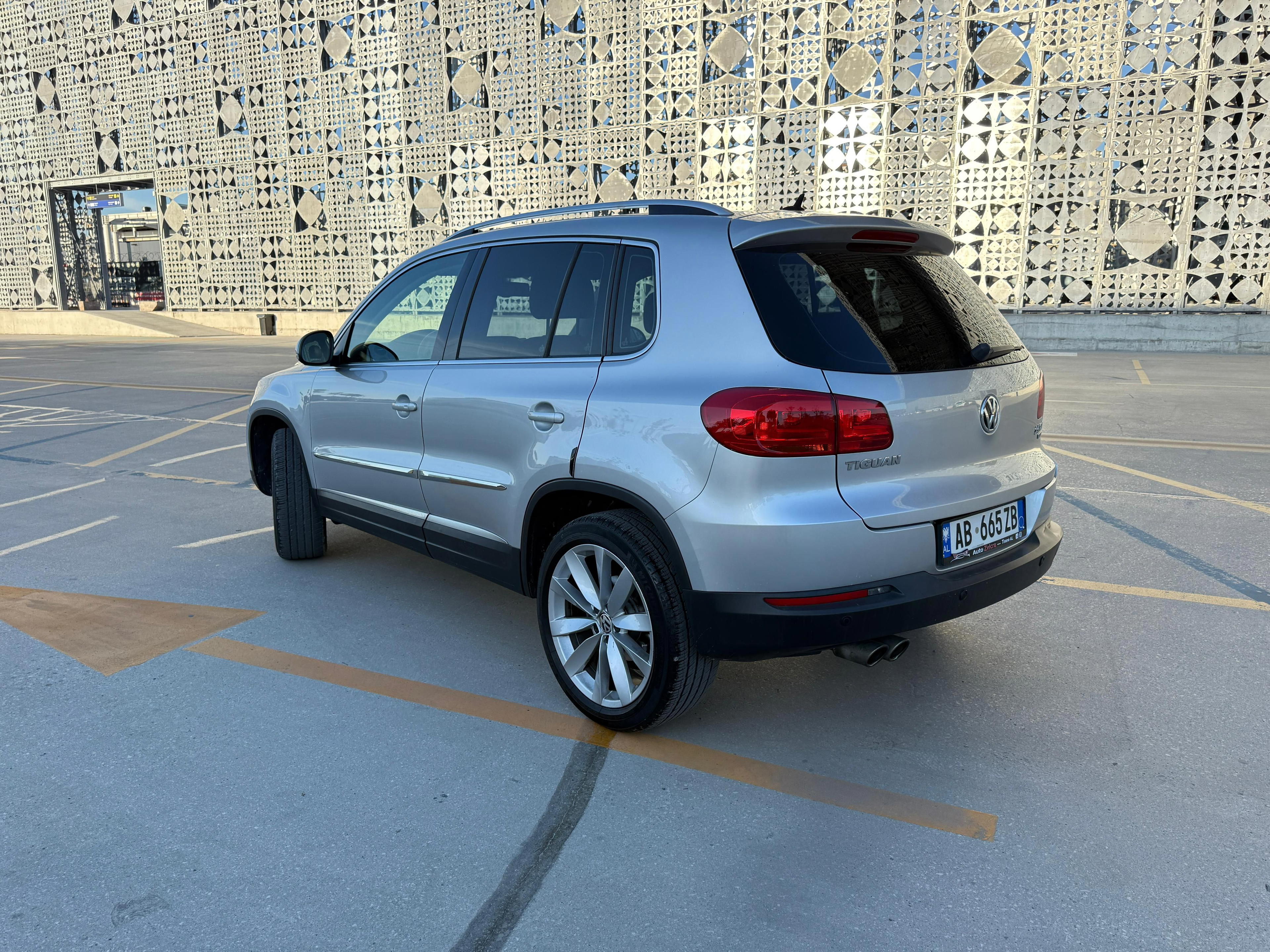 Volkswagen Tiguan - photo 4