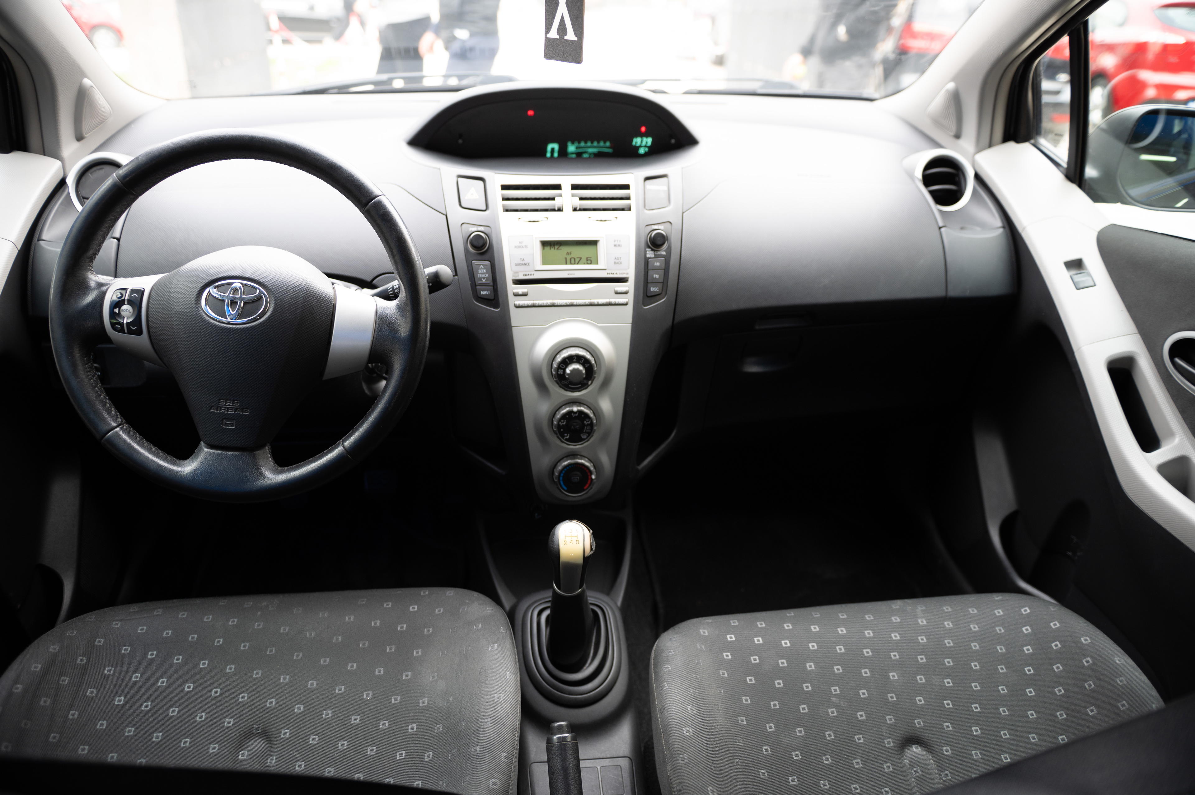 Toyota Yaris - photo 3