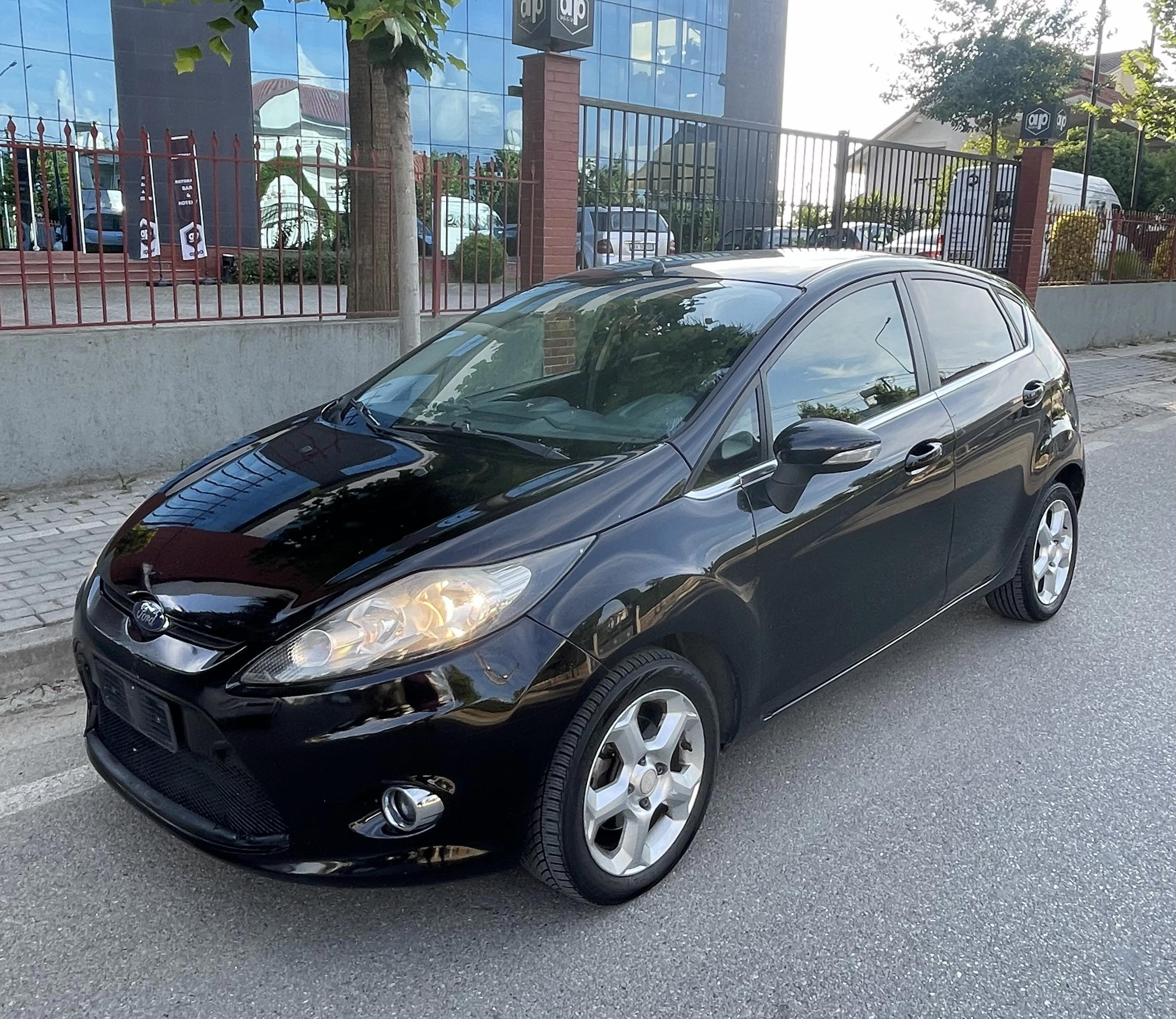 Ford Fiesta - photo 3