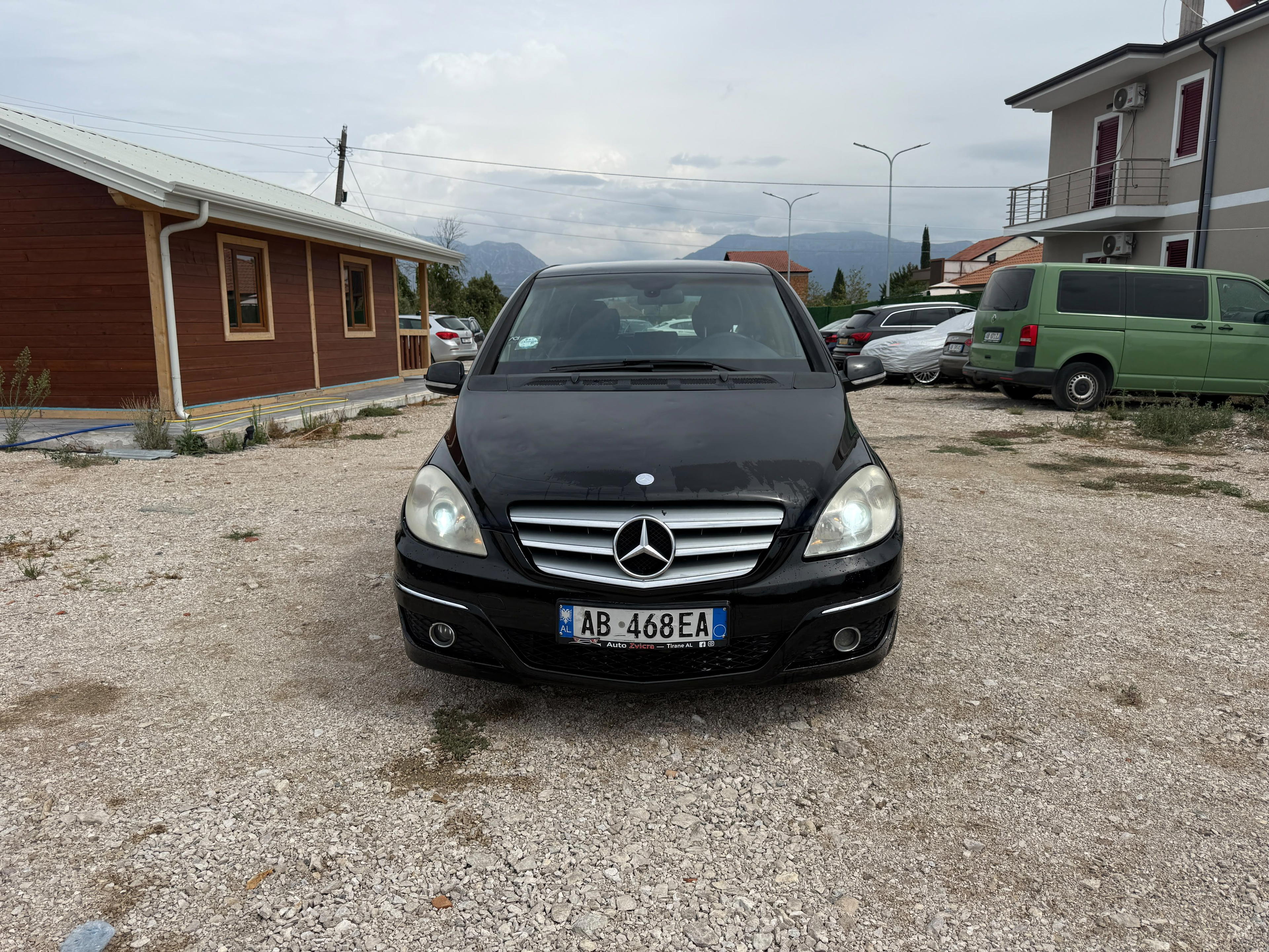 Mercedes-Benz B-Class - main photo