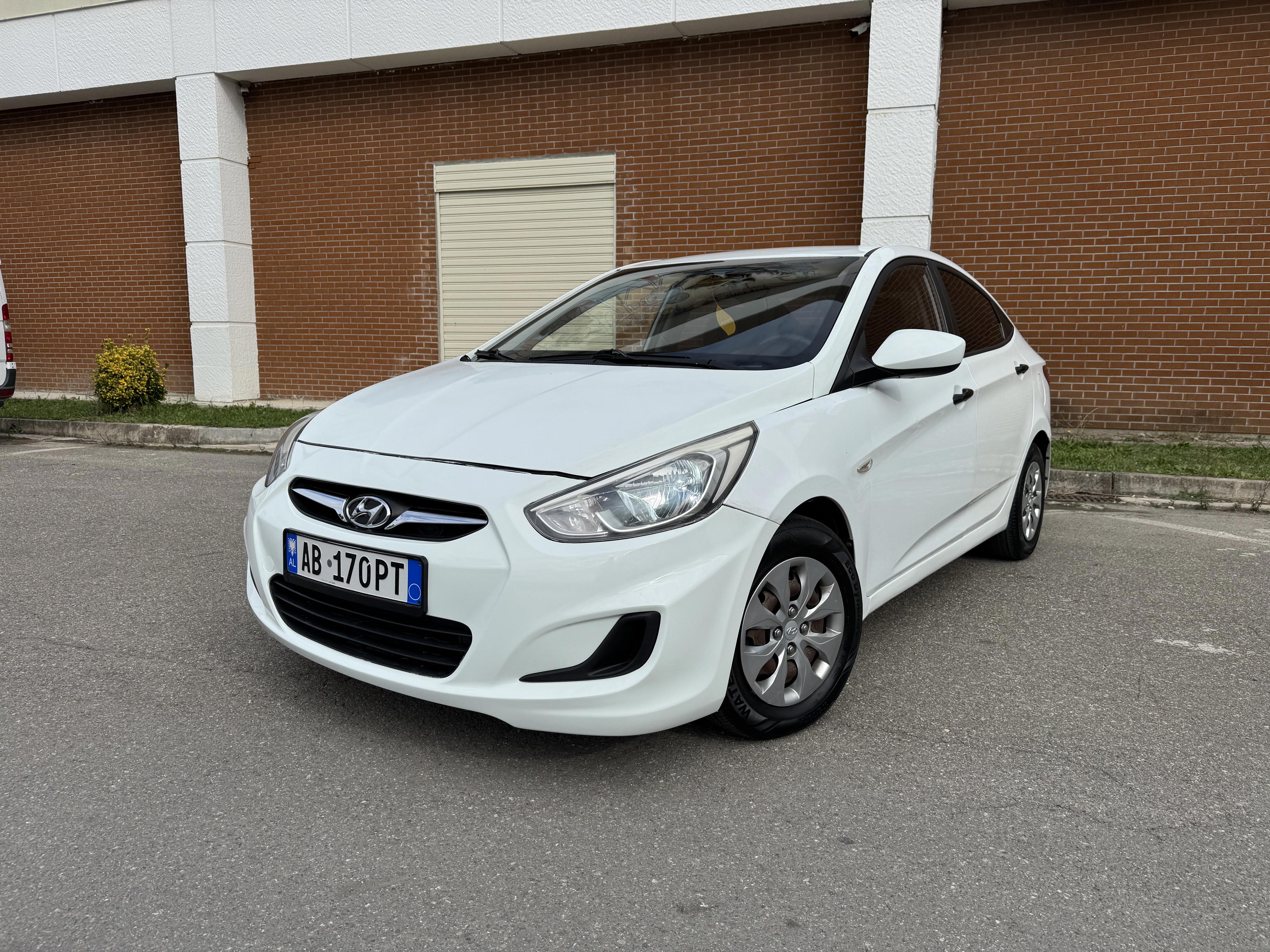 Hyundai Accent - main photo