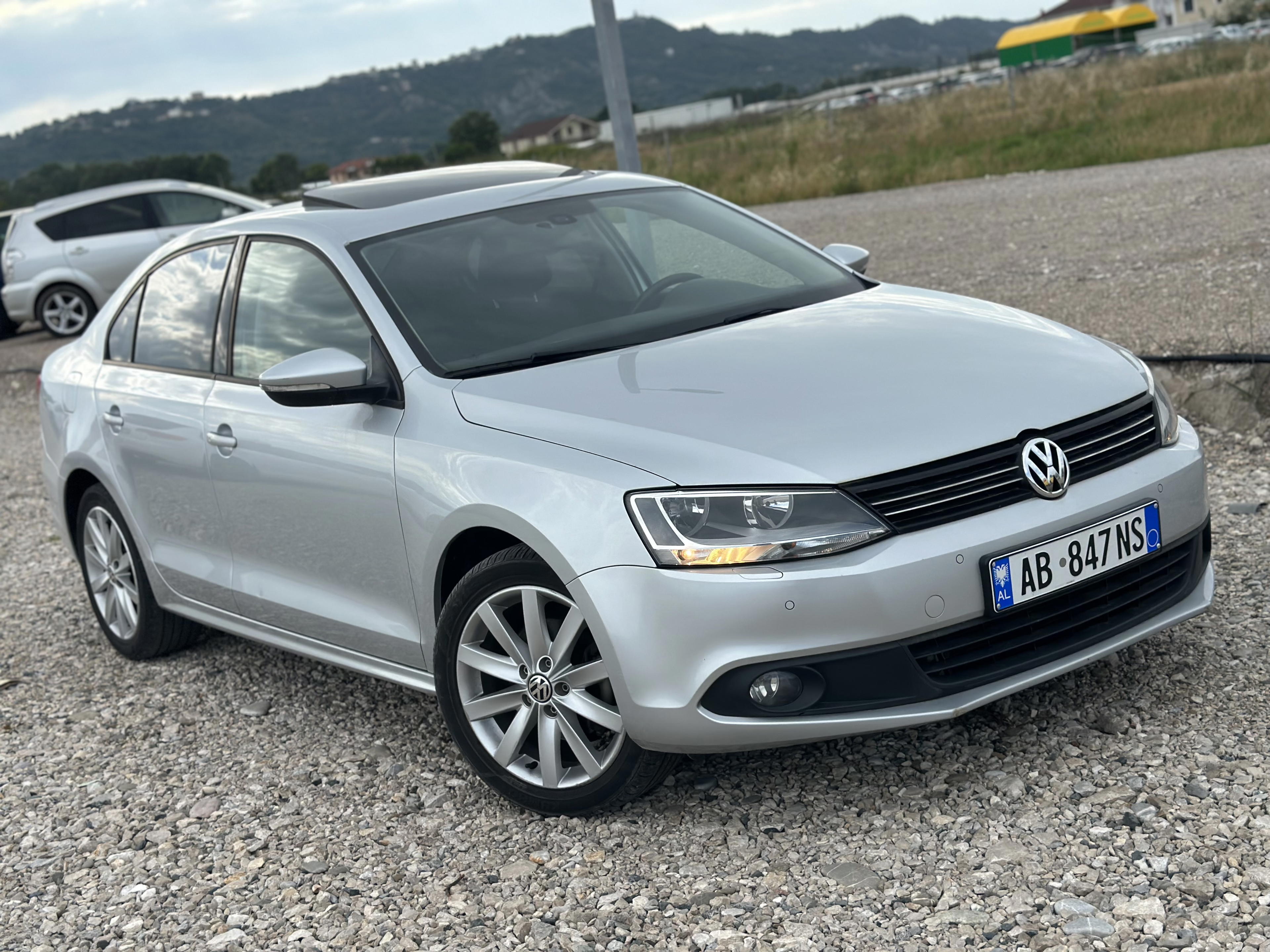 Volkswagen Jetta - main photo