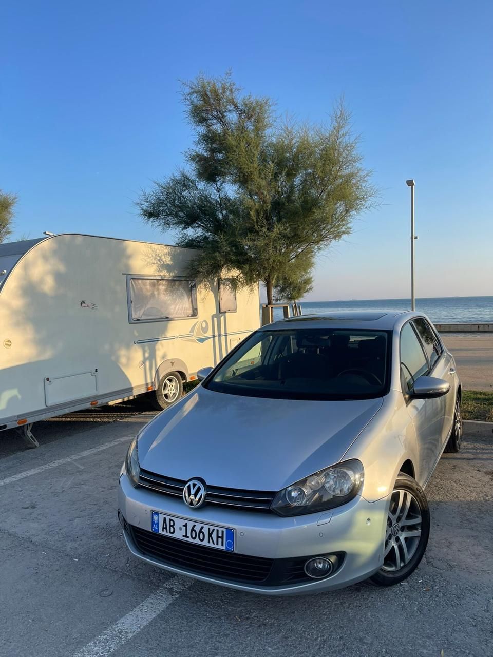 Volkswagen Golf - main photo