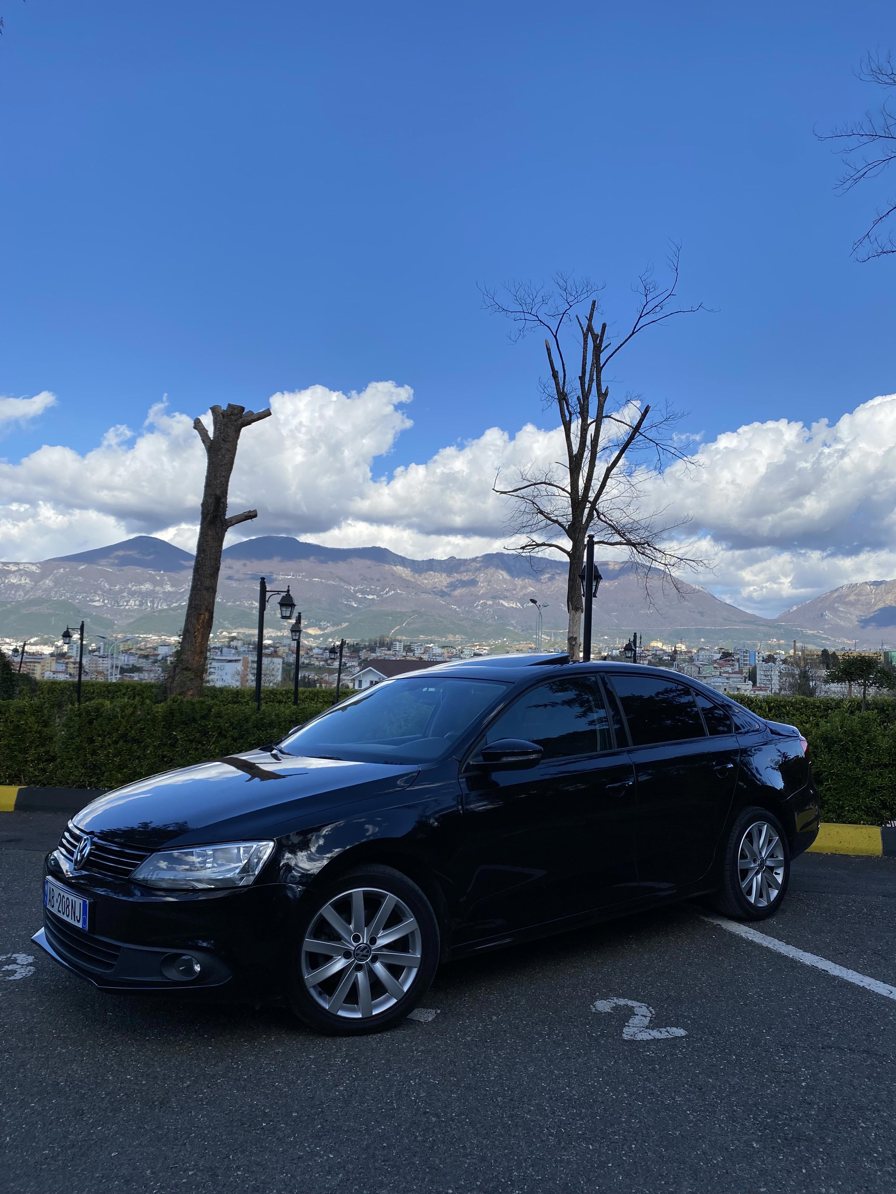Volkswagen Jetta - main photo