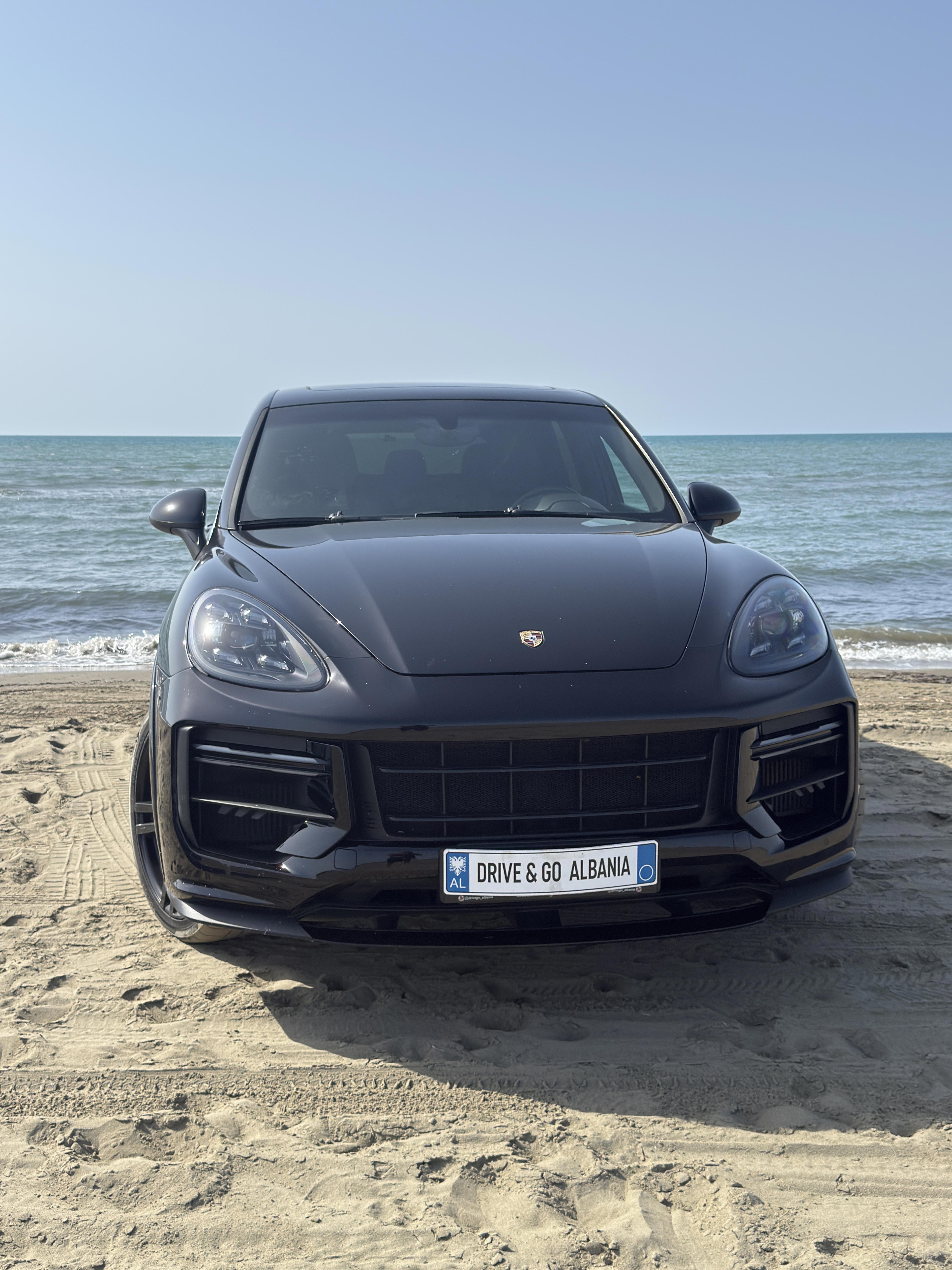 Porsche Cayenne RentX Albania