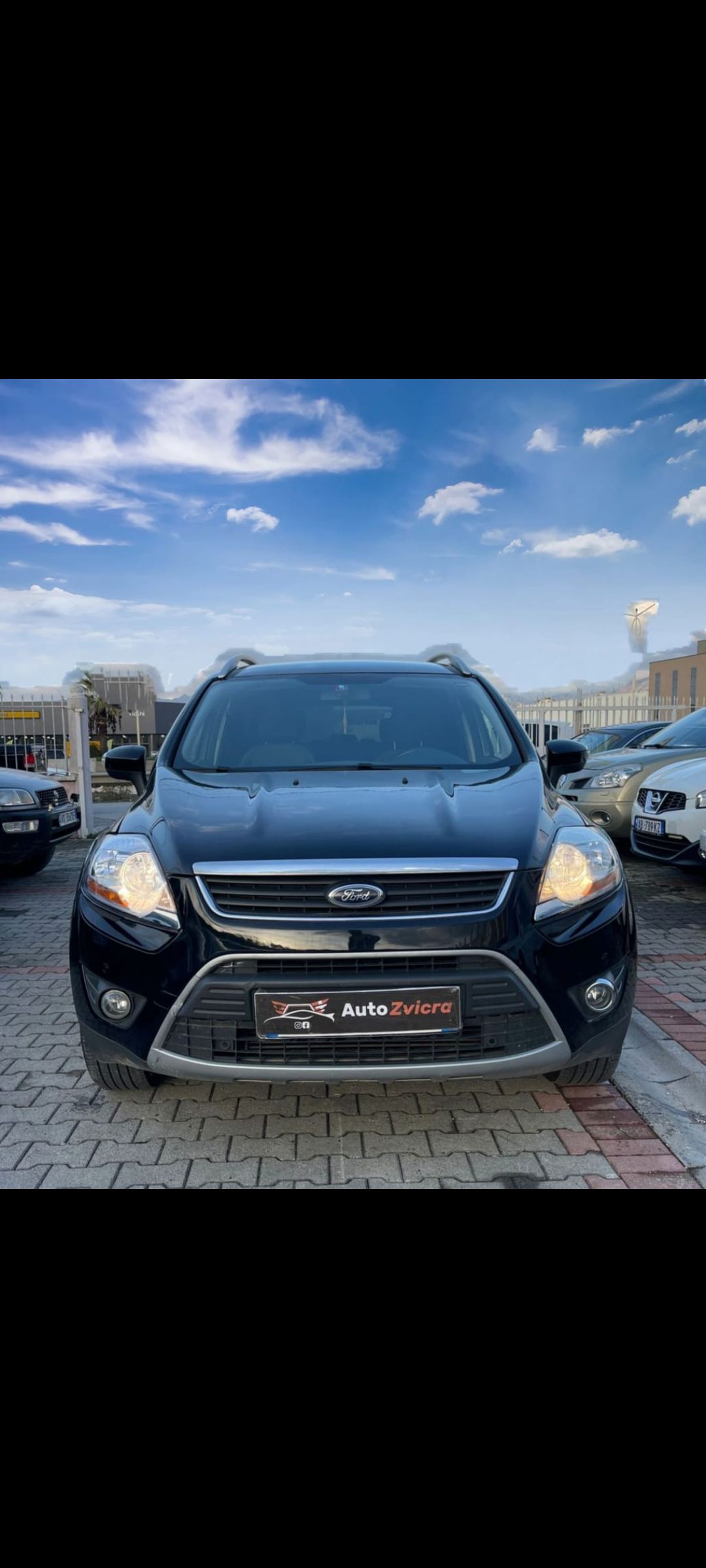 Ford Kuga - side view