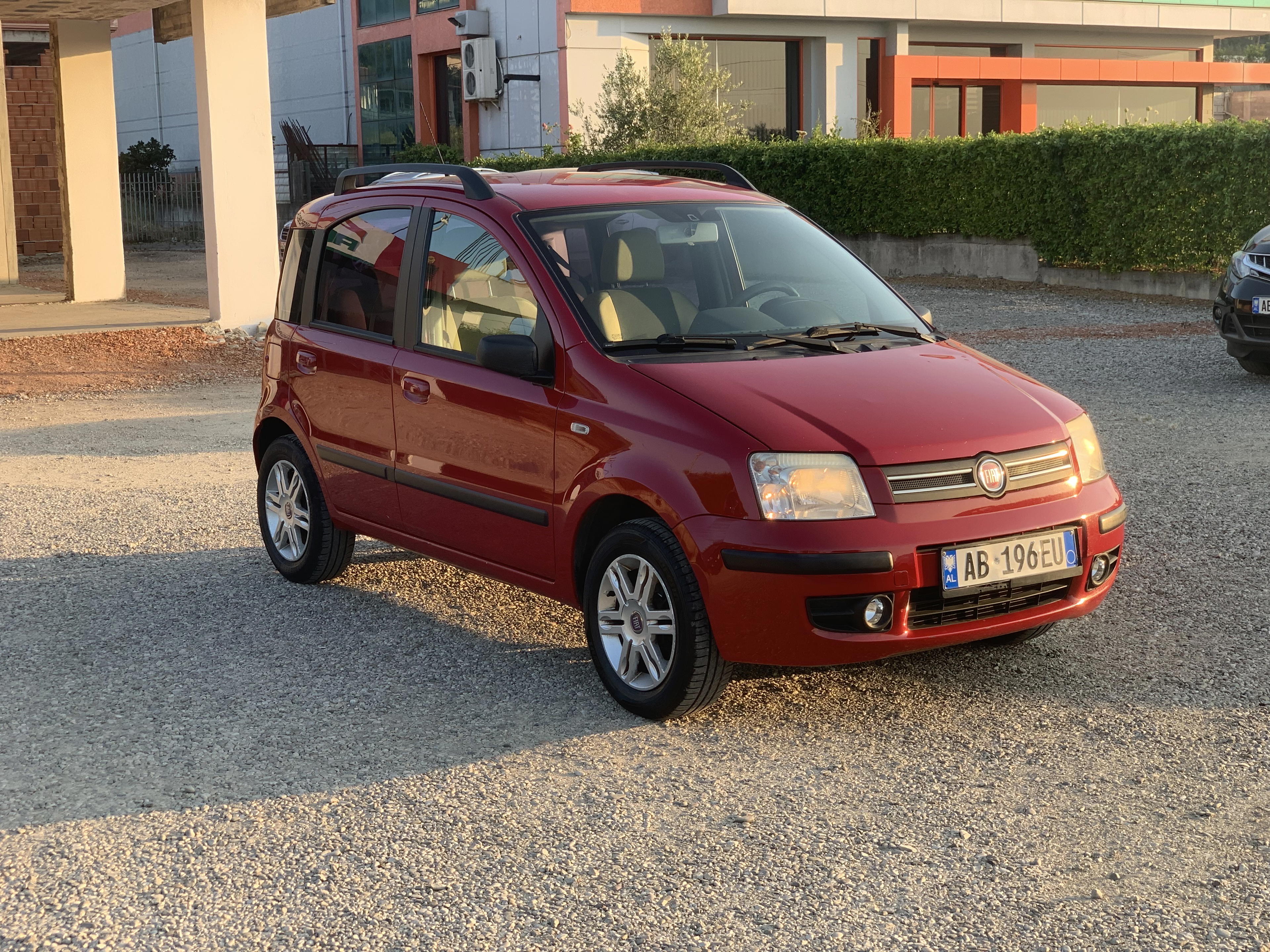 FIAT Grande Punto - side view