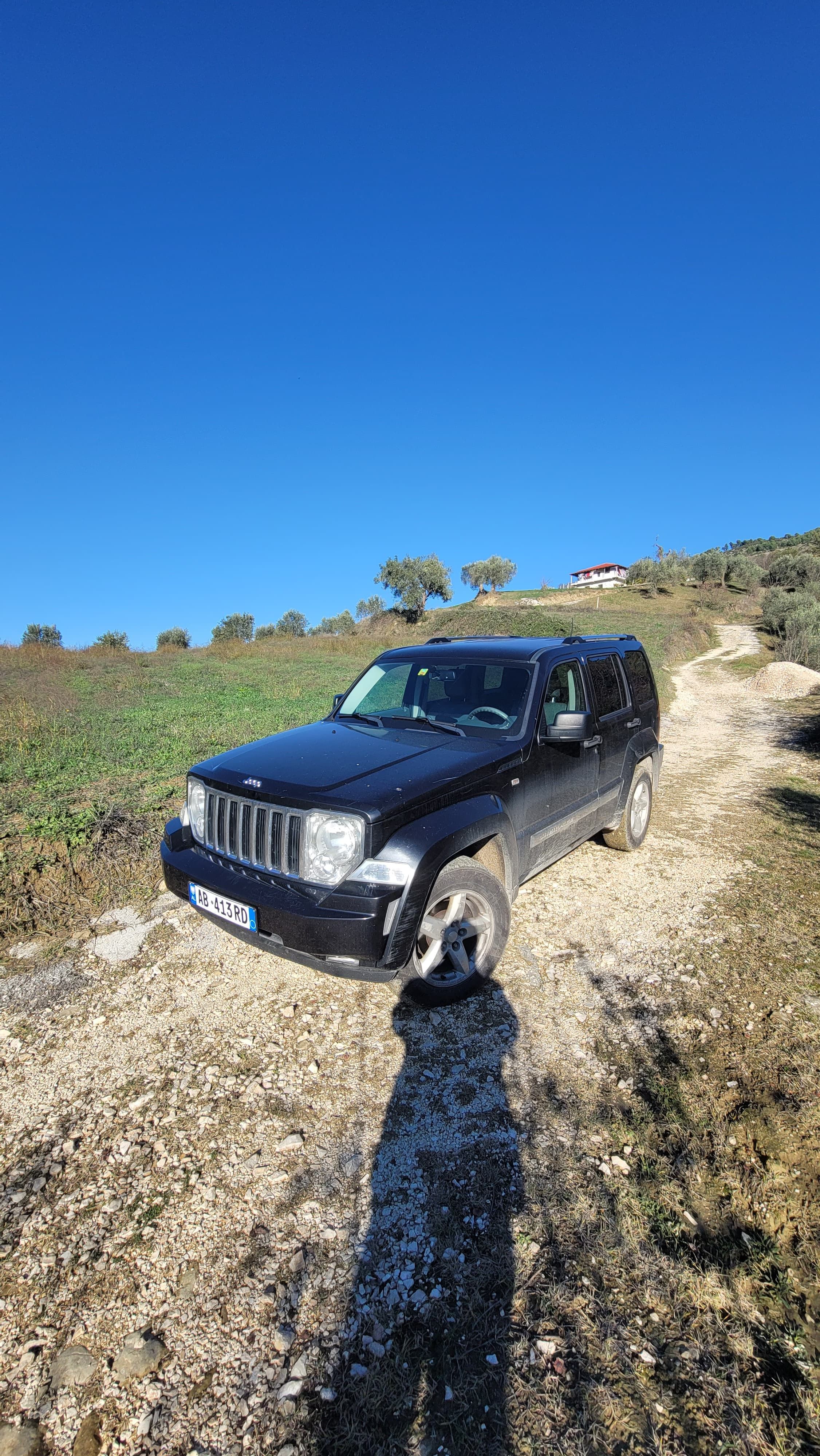 Jeep Cherokee - photo 4