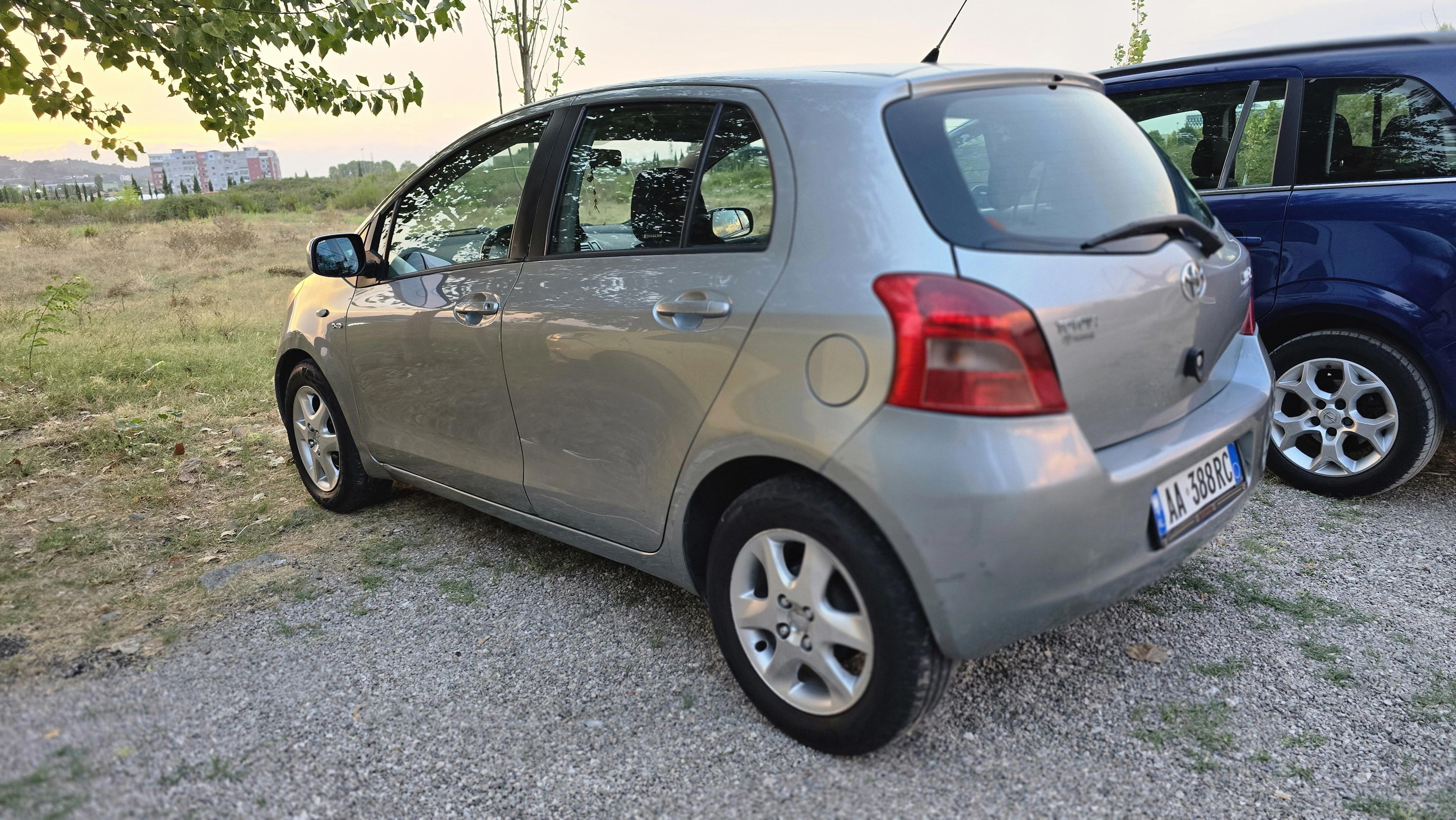Toyota Yaris - side view