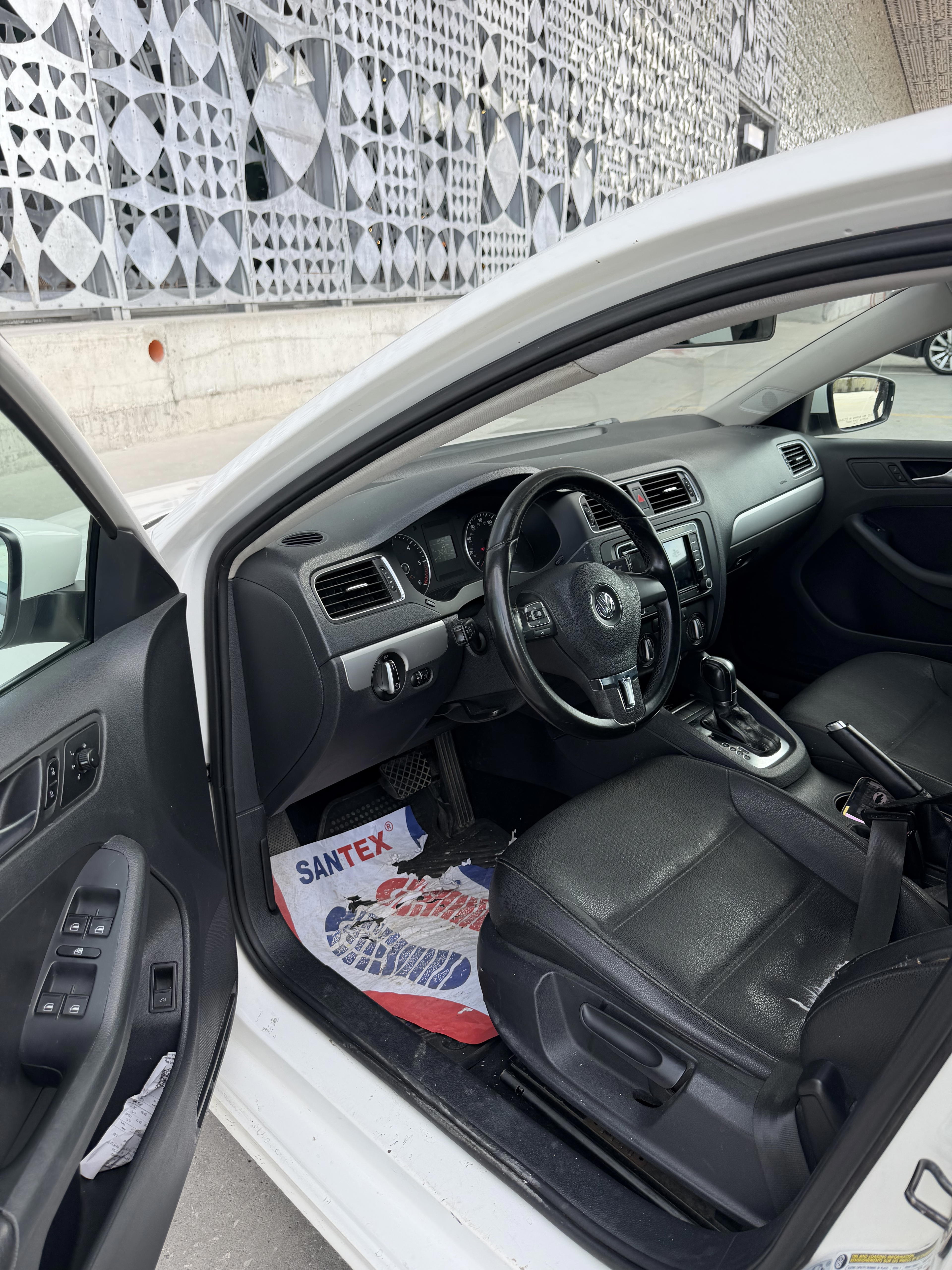 Volkswagen Jetta - photo 4