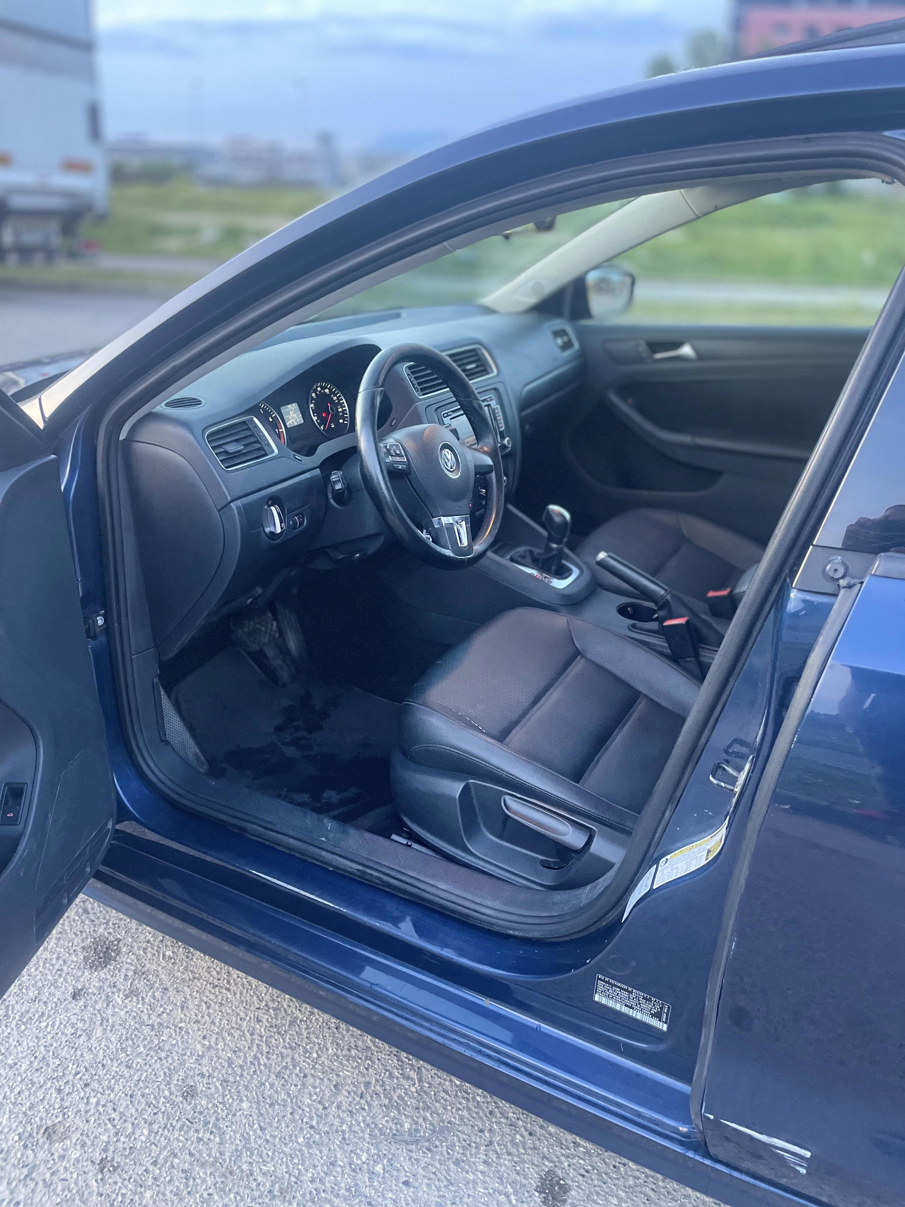 Volkswagen Jetta - photo 4
