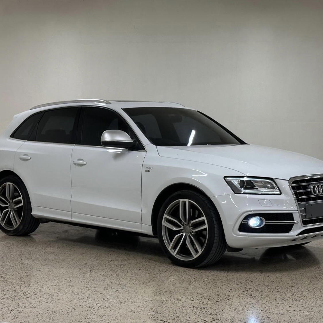 Audi SQ5 for rent