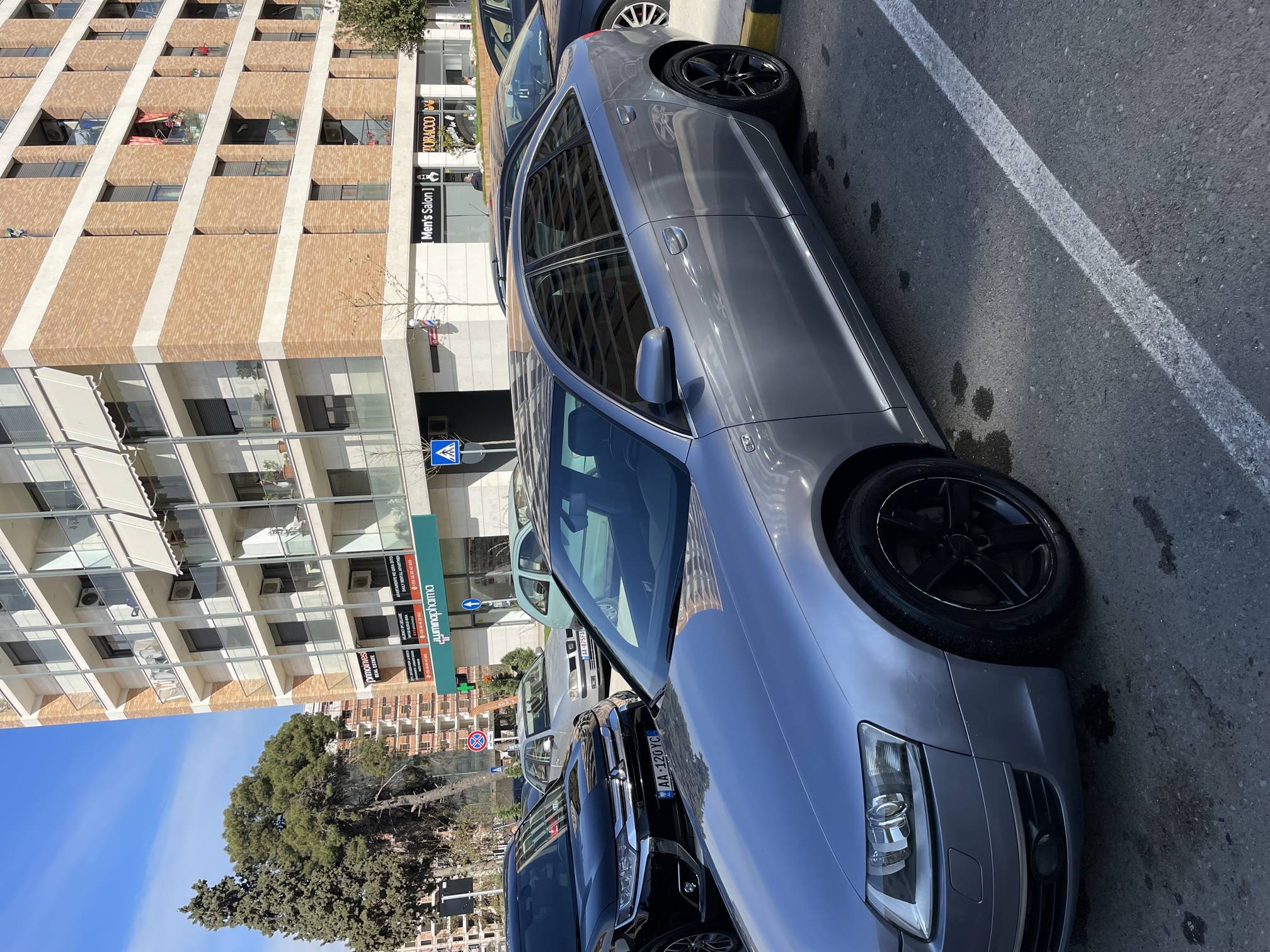 Audi A6 - side view