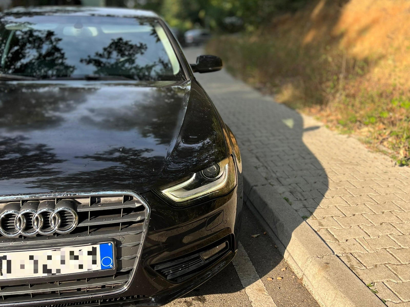 Audi A4 - main photo