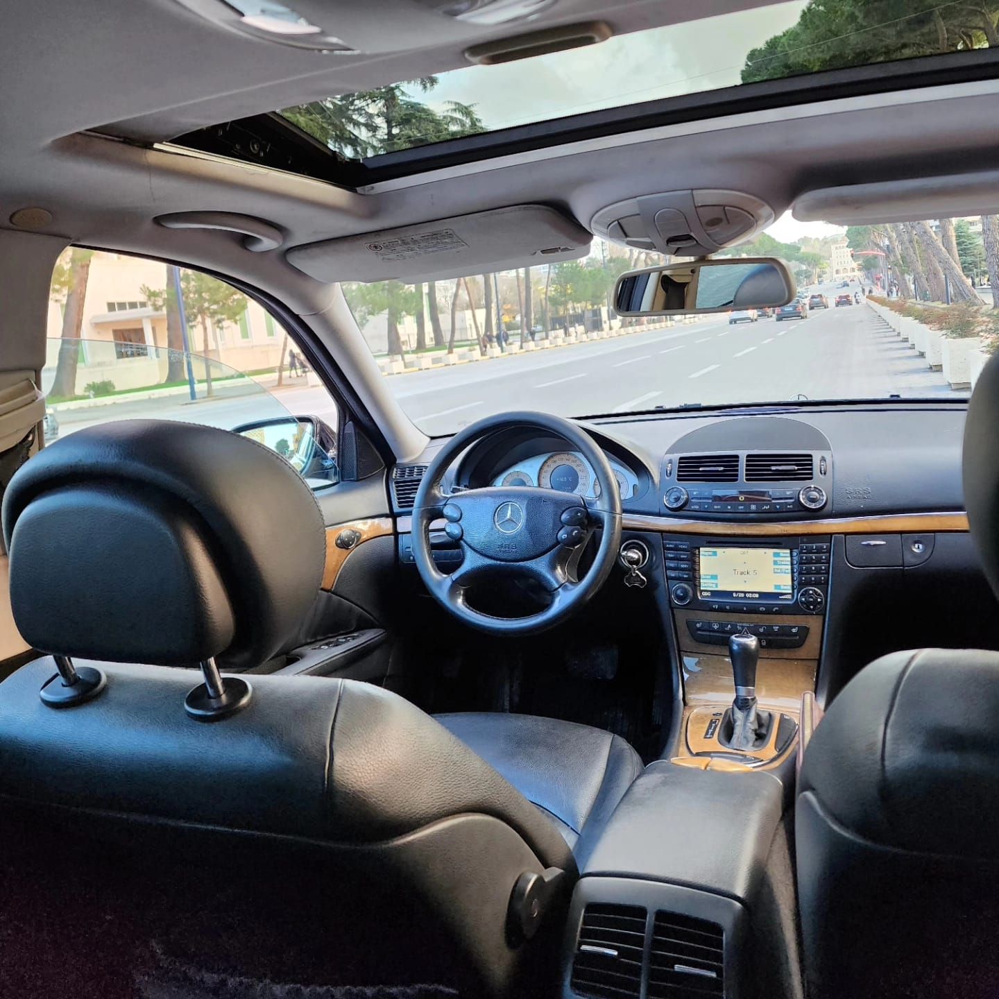 Mercedes-Benz E-Class - photo 4