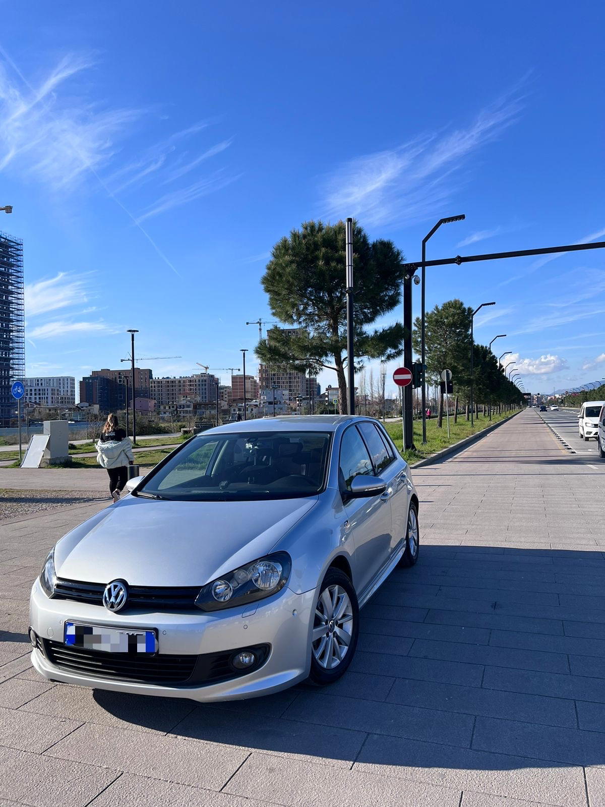 Volkswagen Golf - main photo
