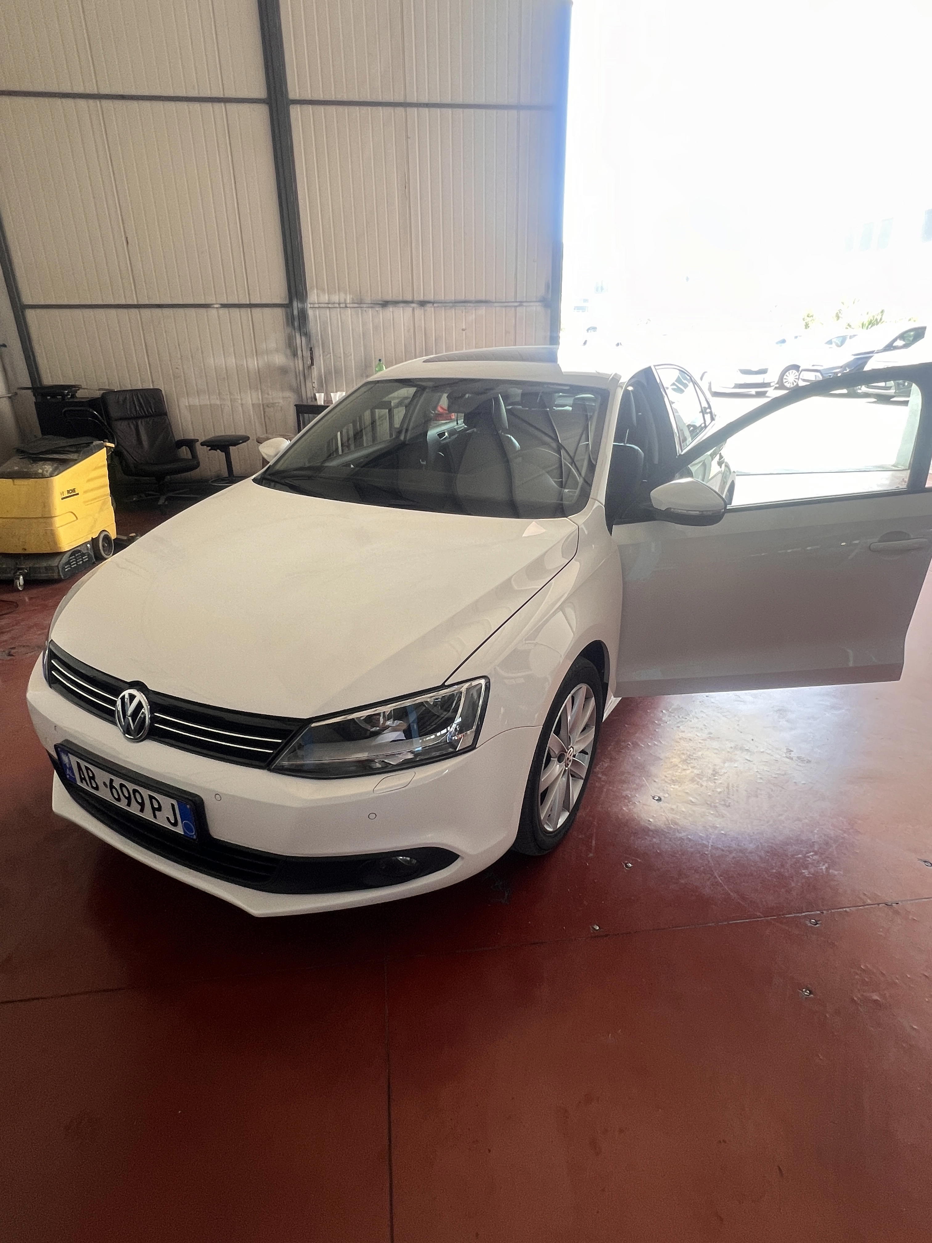 Volkswagen Jetta - main photo